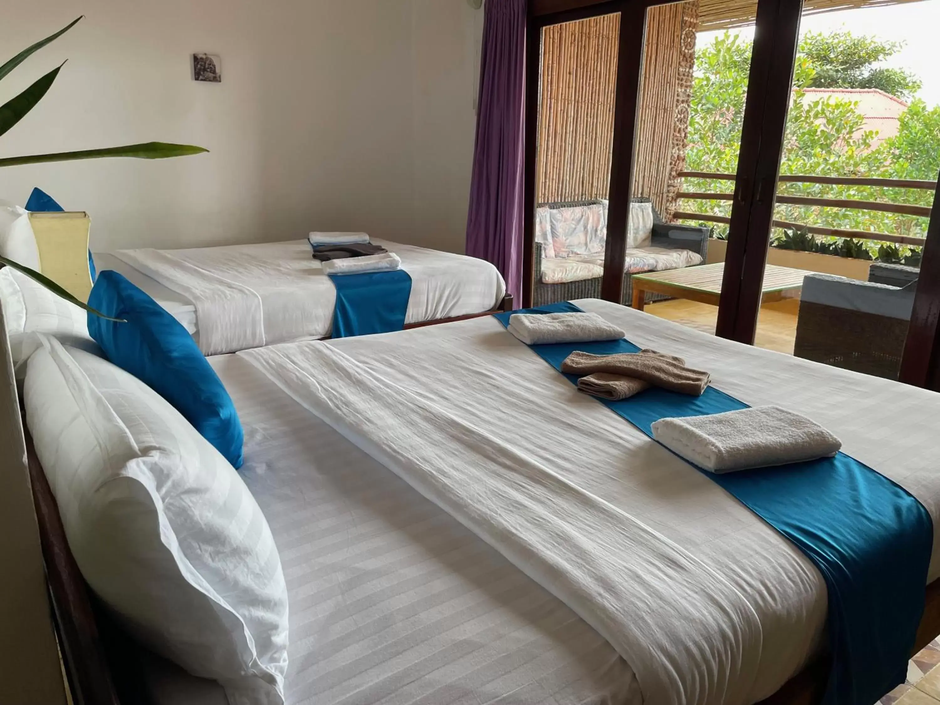 Quadruple Room with Balcony in Kep Lodge Quadruple Room with Balcony in Kep Lodge