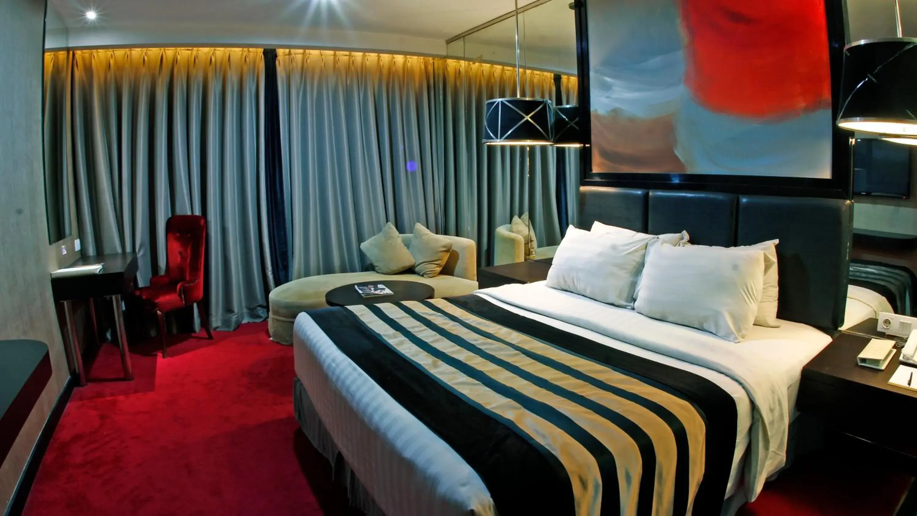 Deluxe King Room in Amaroossa Cosmo Jakarta Deluxe King Room in Amaroossa Cosmo Jakarta