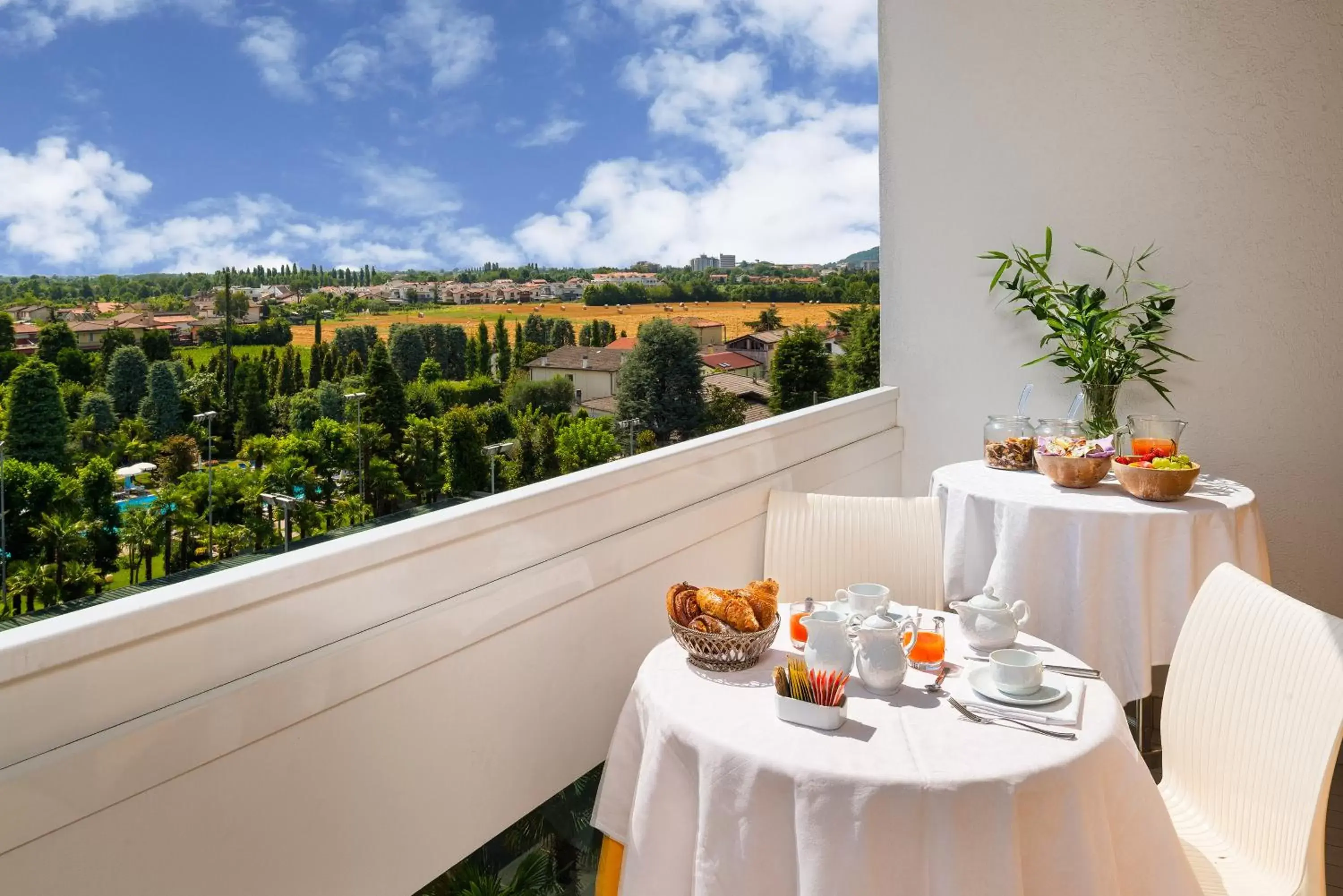 Junior Suite - single occupancy in Hotel Metropole Junior Suite - single occupancy in Hotel Metropole