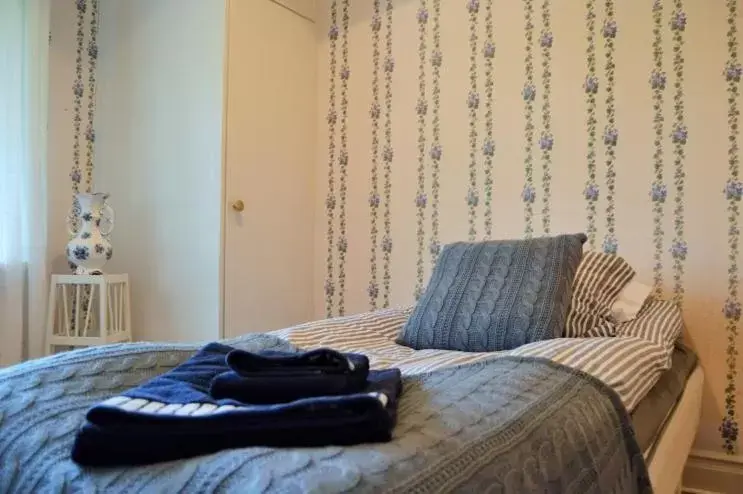 Single Room with Garden View - single occupancy in Disponentparken Café och Bed & Breakfast Single Room with Garden View - single occupancy in Disponentparken Café och Bed & Breakfast