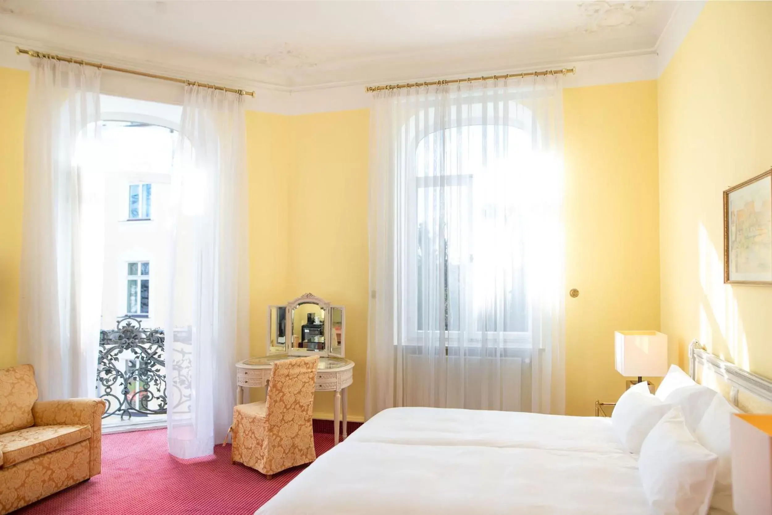 Deluxe Studio in Hotel Bamberger Hof Bellevue Deluxe Studio in Hotel Bamberger Hof Bellevue