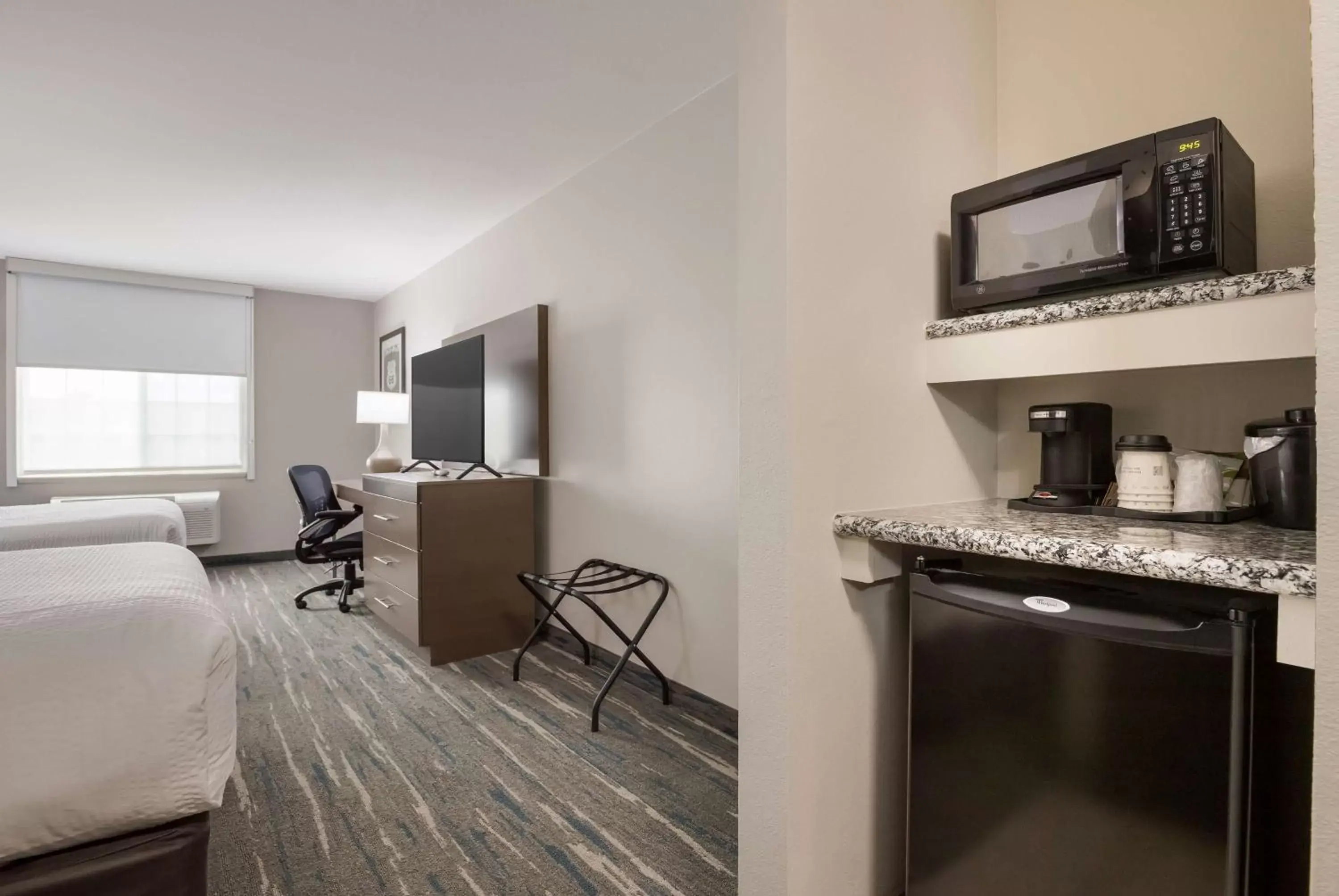 Queen Room with Two Queen Beds in Best Western NSU Inn Queen Room with Two Queen Beds in Best Western NSU Inn