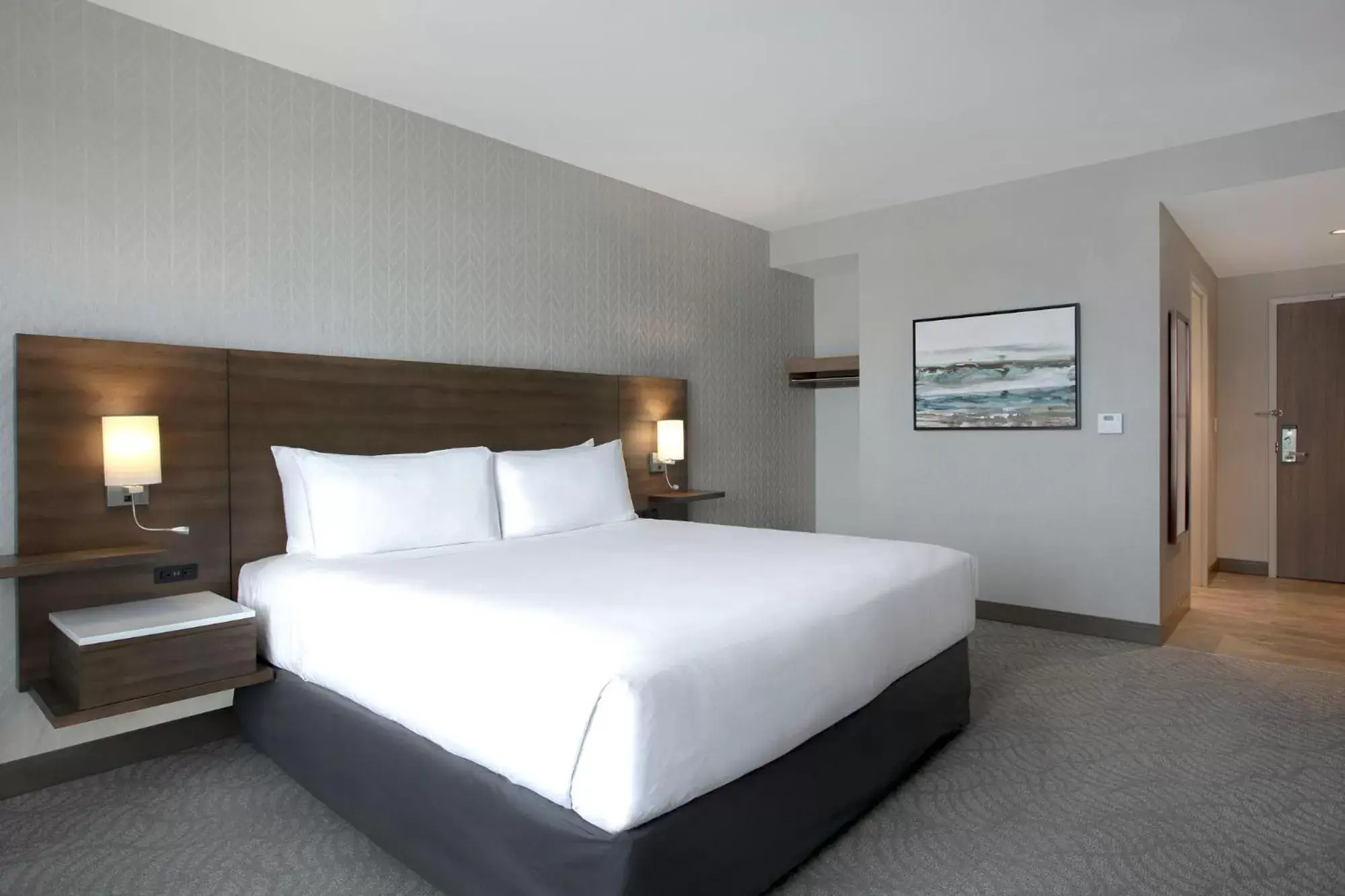 Standard King - Garden View in Great Blue Heron Hotel Standard King - Garden View in Great Blue Heron Hotel