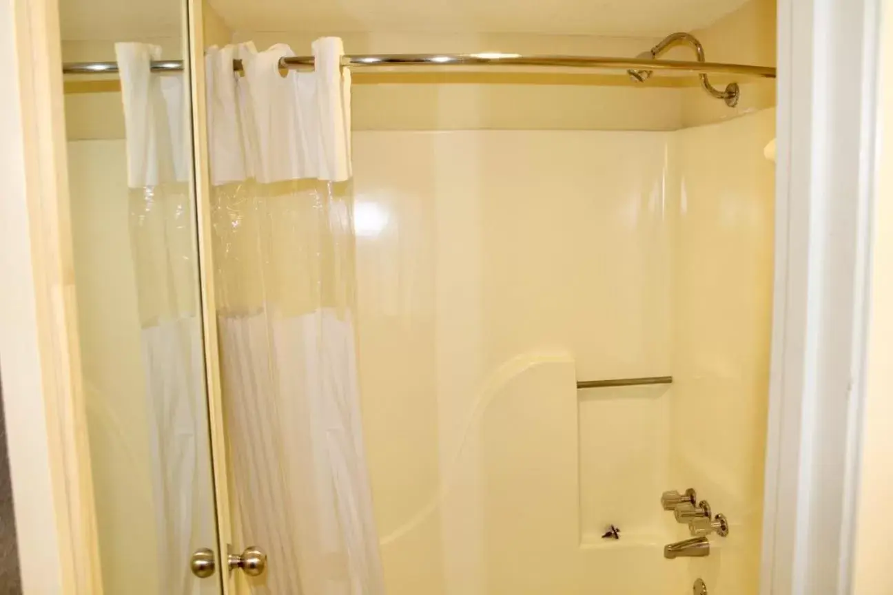 Double Room with Two Double Beds - Non-Smoking in Quality Inn Indianola Double Room with Two Double Beds - Non-Smoking in Quality Inn Indianola