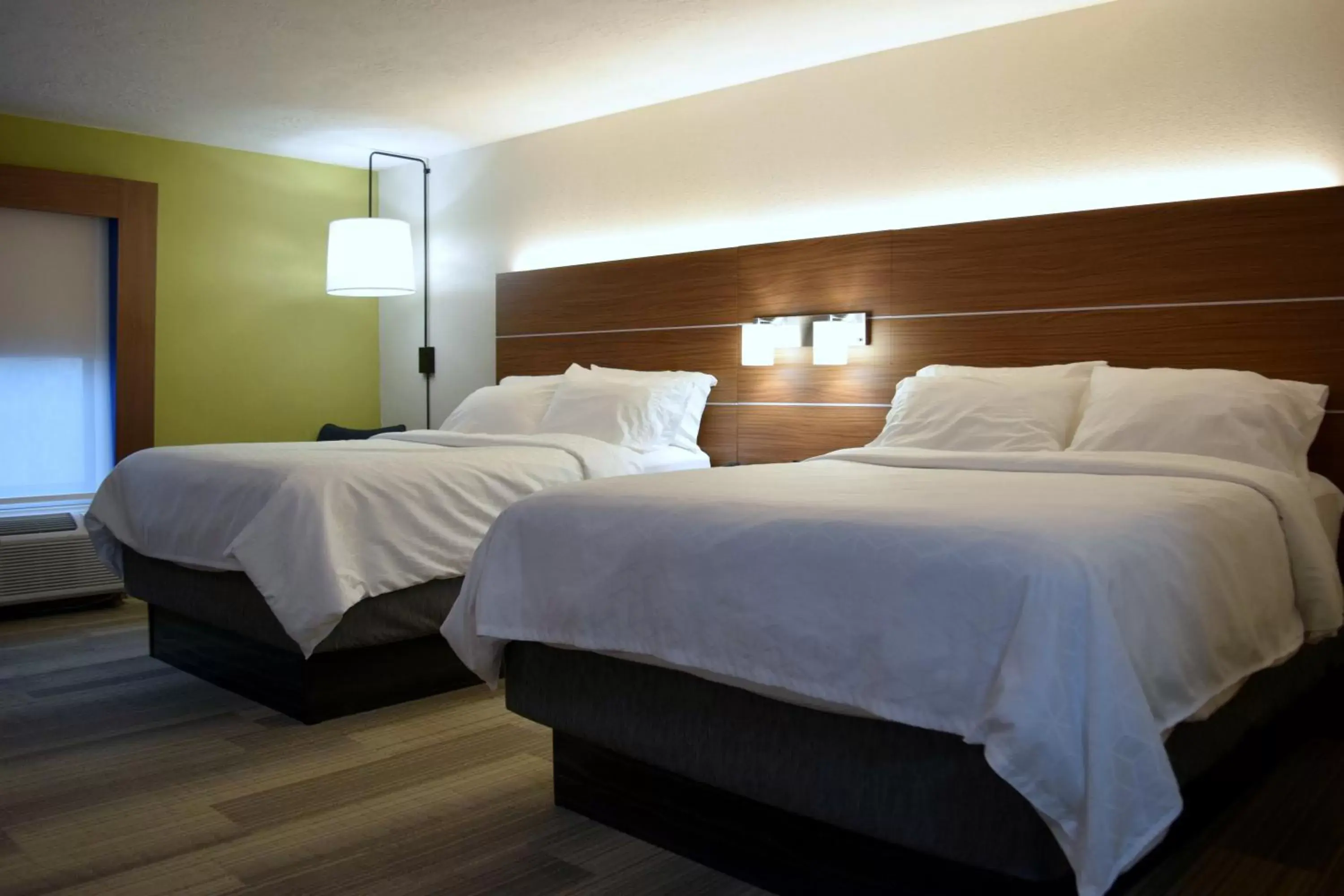 Queen Room with Two Queen Beds - Mobility Access Tub/Non-Smoking in Holiday Inn Express & Suites Batesville, an IHG Hotel Queen Room with Two Queen Beds - Mobility Access Tub/Non-Smoking in Holiday Inn Express & Suites Batesville, an IHG Hotel