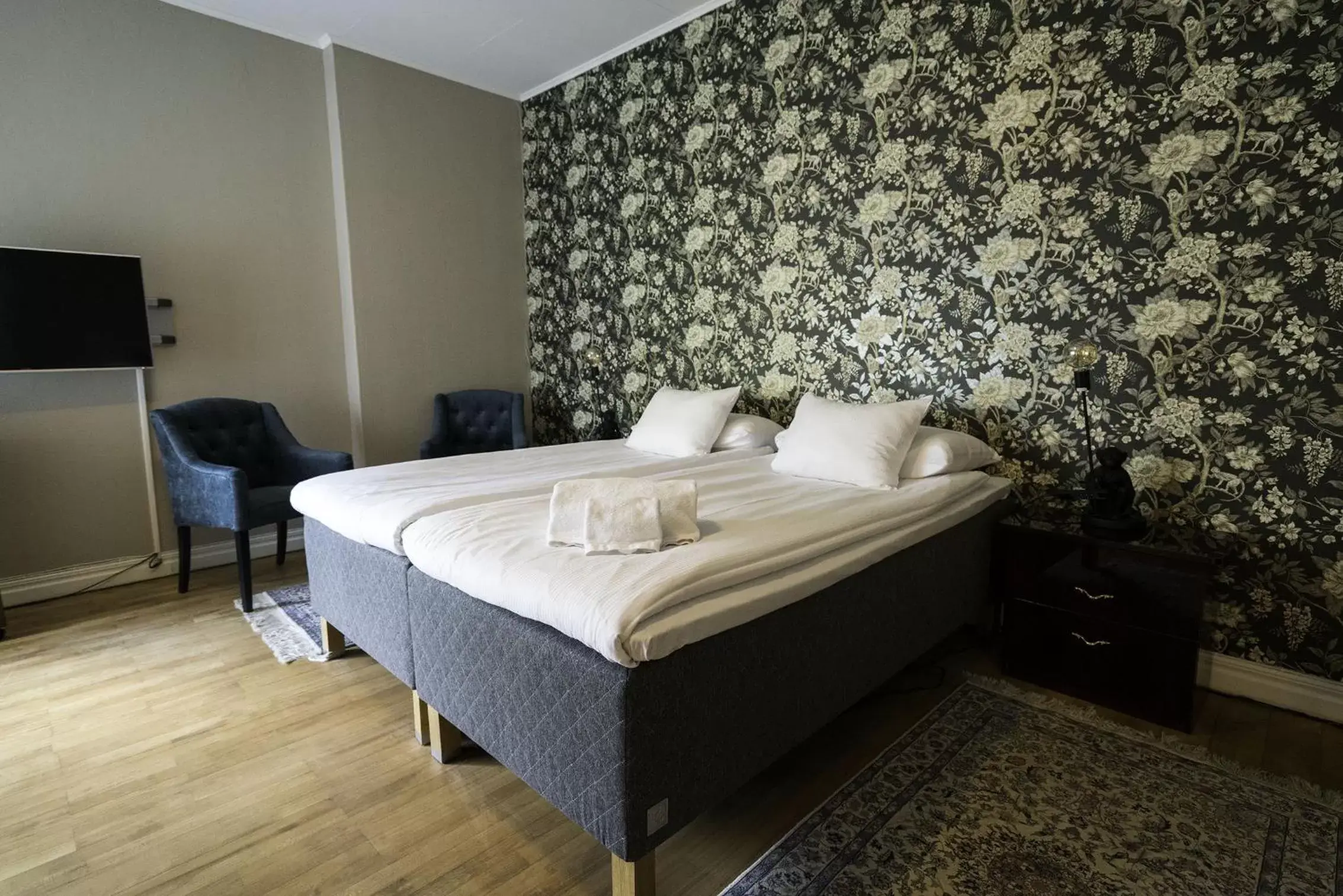 Family Room (2 Adults + 2 Children) in Grand Hotel Jönköping Family Room (2 Adults + 2 Children) in Grand Hotel Jönköping