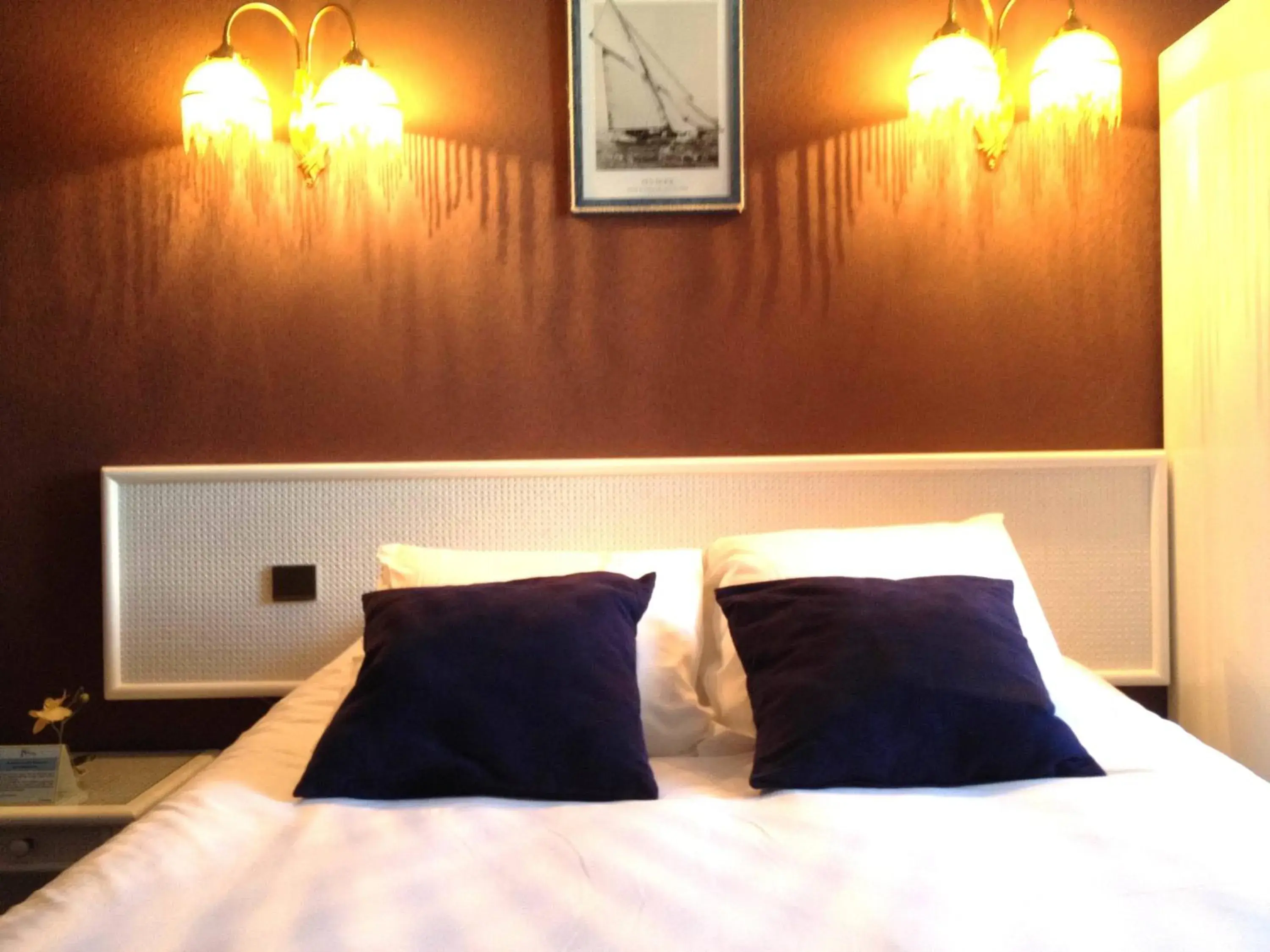 Standard Single Room in Hotel De Clisson Saint Brieuc Standard Single Room in Hotel De Clisson Saint Brieuc