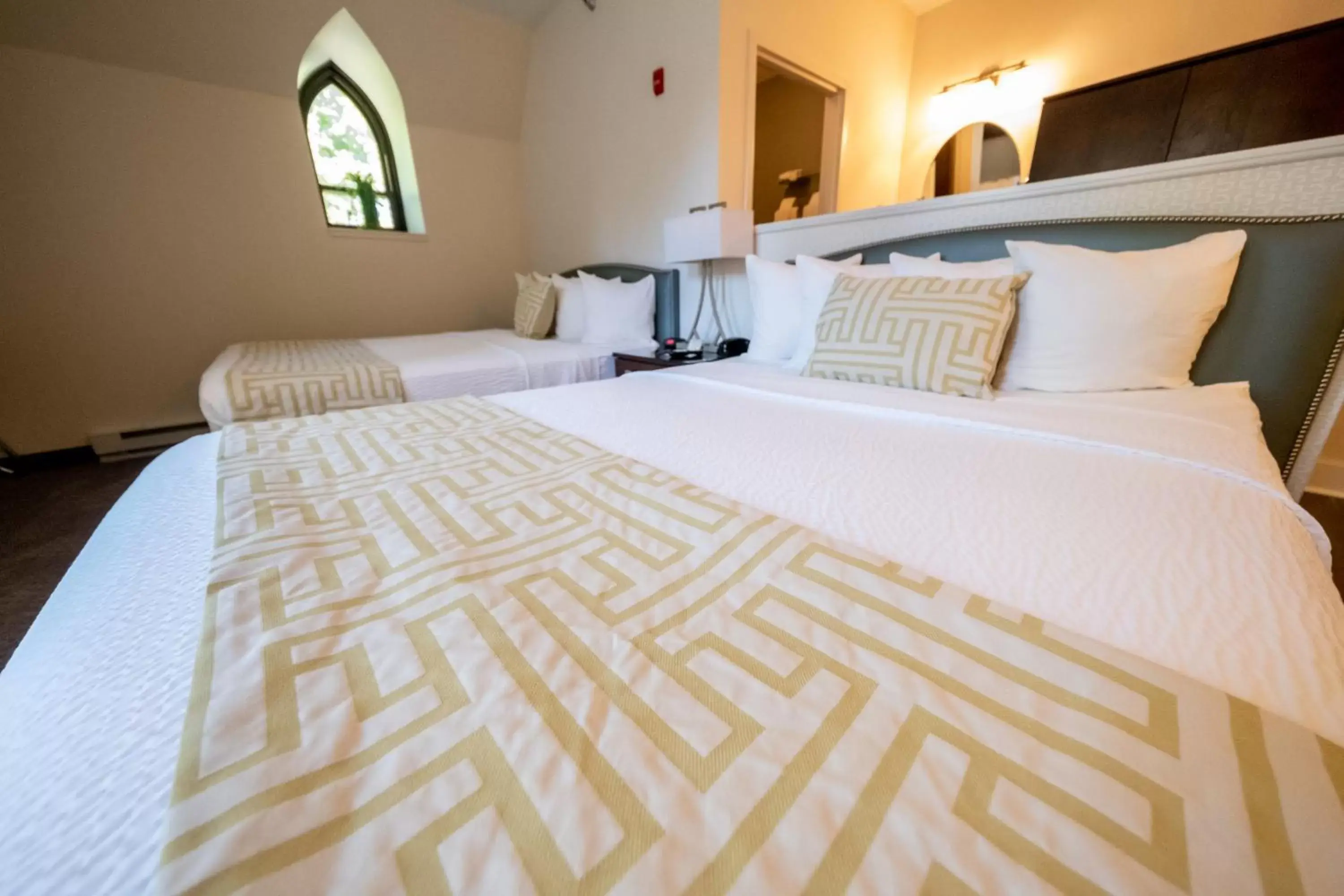 Queen Room in The Inn at Shattuck - St. Mary's Queen Room in The Inn at Shattuck - St. Mary's