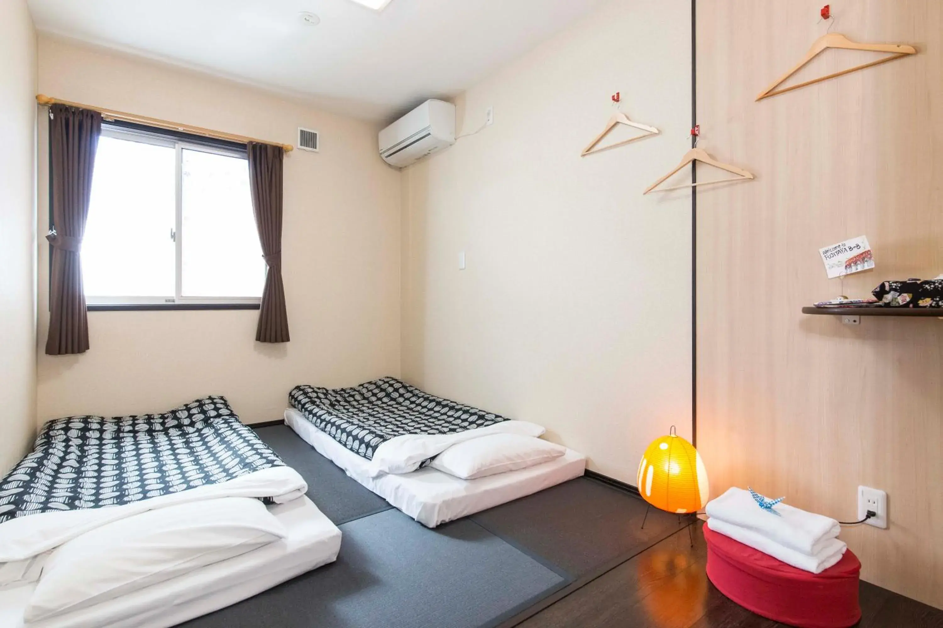 Standard Twin Room with Shared Bathroom - single occupancy in Fujitaya BnB Standard Twin Room with Shared Bathroom - single occupancy in Fujitaya BnB