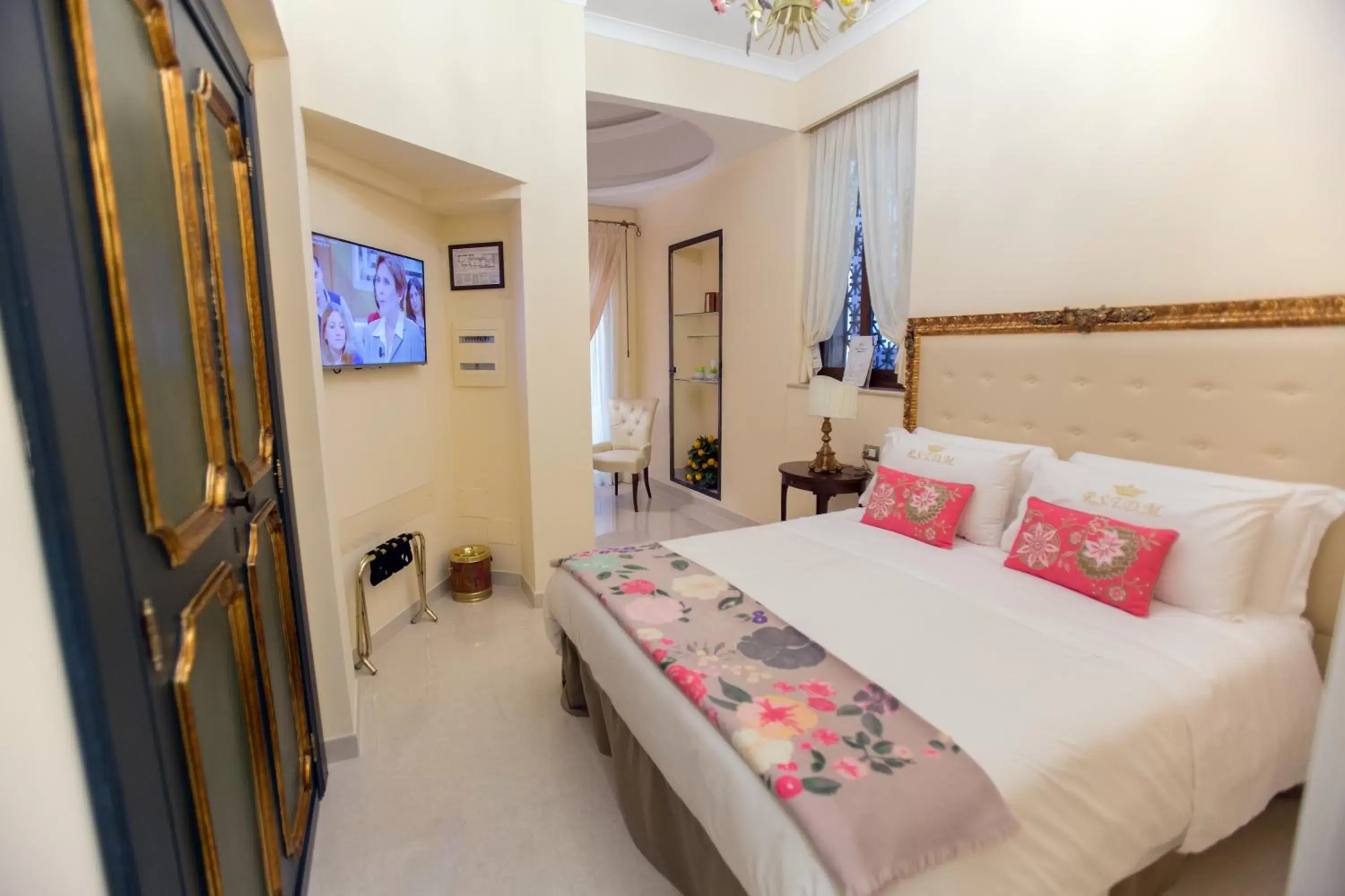 Deluxe Double Room in Royal Suite Trinità Dei Monti Deluxe Double Room in Royal Suite Trinità Dei Monti