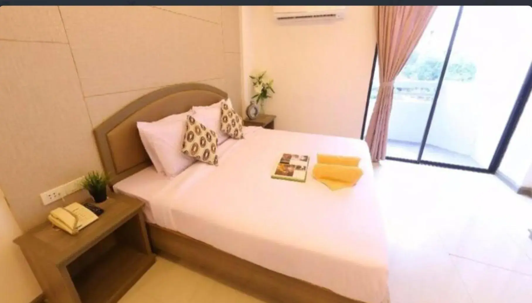 Superior Double Room in Lee Garden Bangkok Superior Double Room in Lee Garden Bangkok