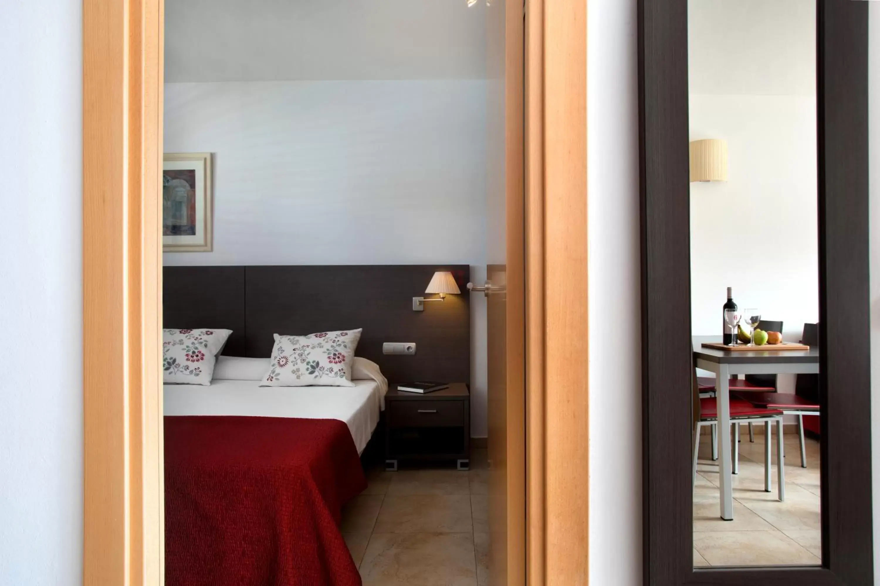 Superior One-Bedroom Apartment with Balcony in Aparthotel Bardon Superior One-Bedroom Apartment with Balcony in Aparthotel Bardon