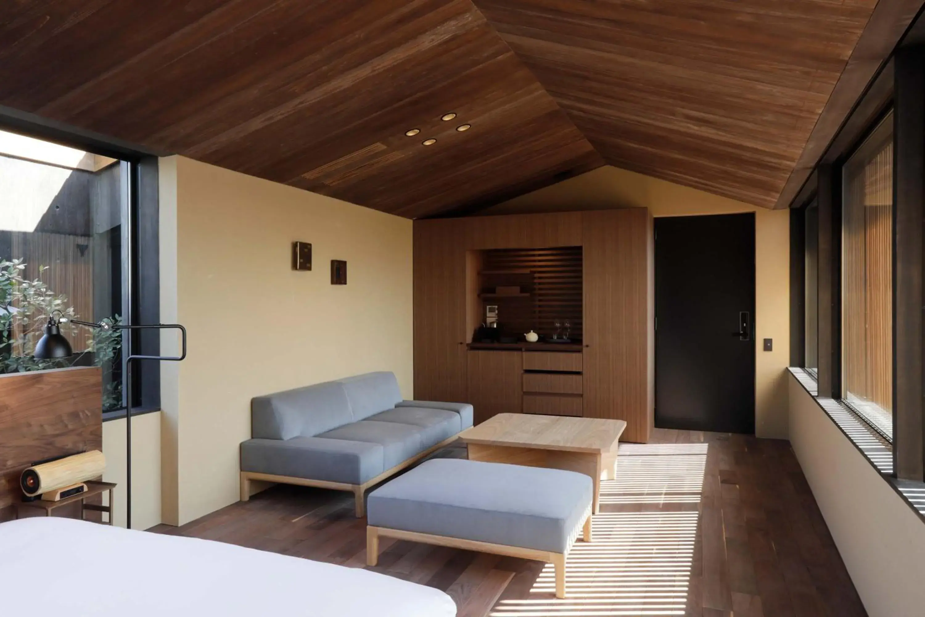 Superior King Room with City View(Annex) - single occupancy in Sowaka Superior King Room with City View(Annex) - single occupancy in Sowaka