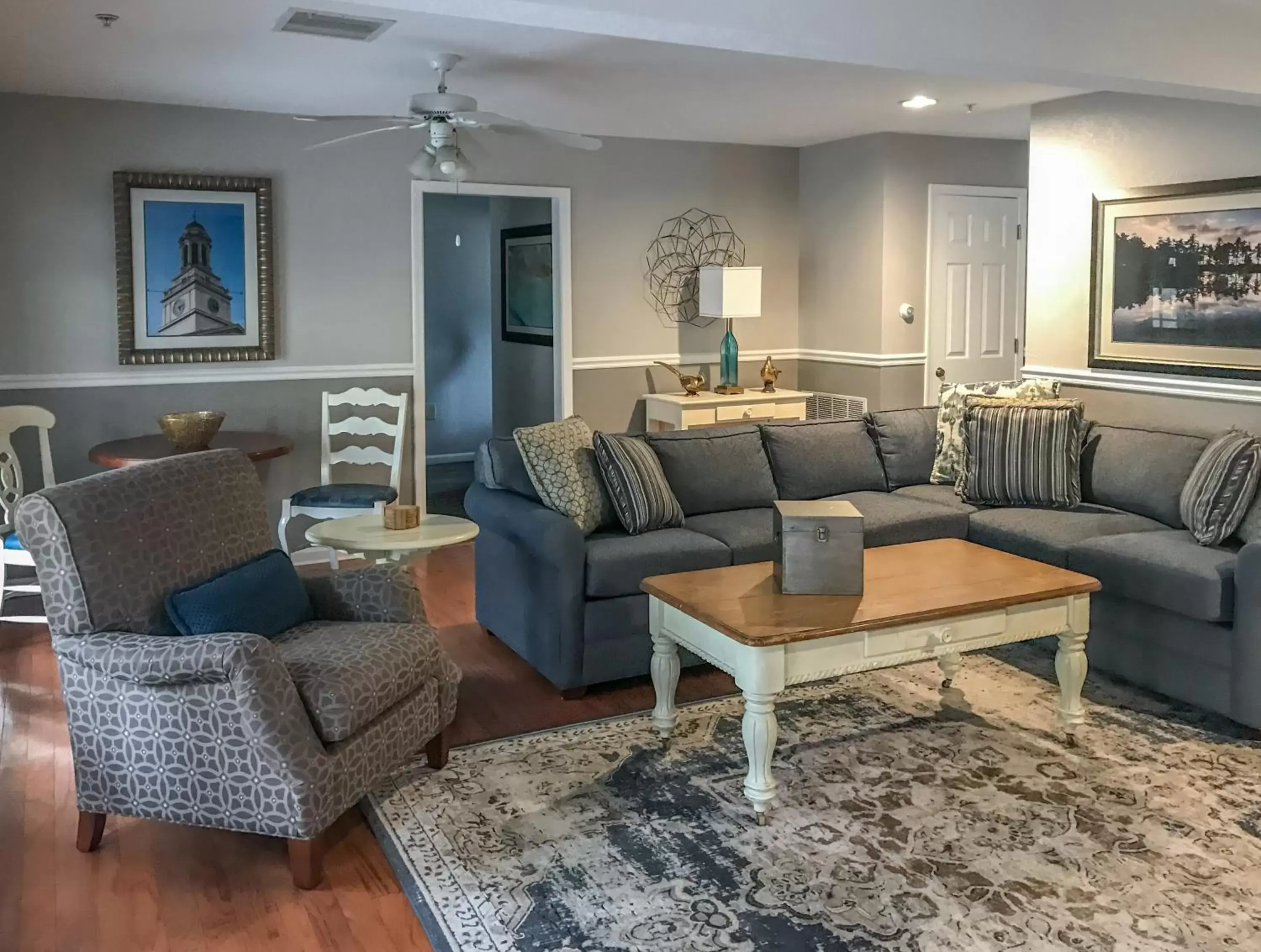 Three-Bedroom Villa Grand with Two Kings 1 Queen in Holiday Inn Club Vacations Oak n Spruce Resort in the Berkshires an IHG Hotel Three-Bedroom Villa Grand with Two Kings 1 Queen in Holiday Inn Club Vacations Oak n Spruce Resort in the Berkshires an IHG Hotel