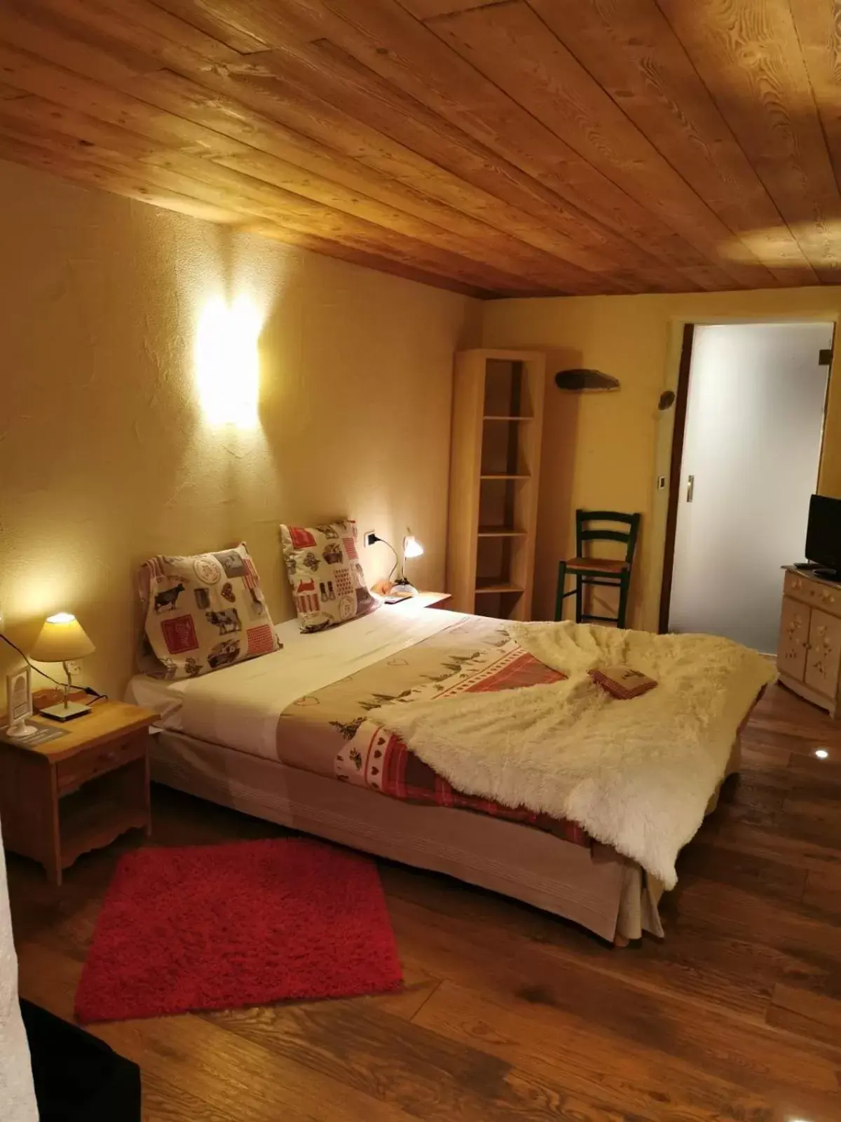 Economy Double or Twin Room in Maison Le Cler Economy Double or Twin Room in Maison Le Cler
