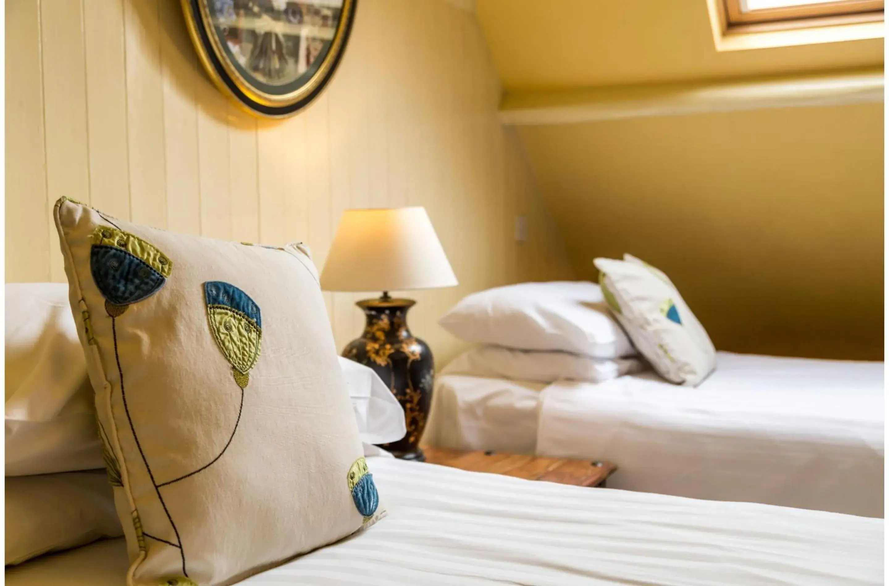 Standard Twin Room in Orestone Manor Standard Twin Room in Orestone Manor