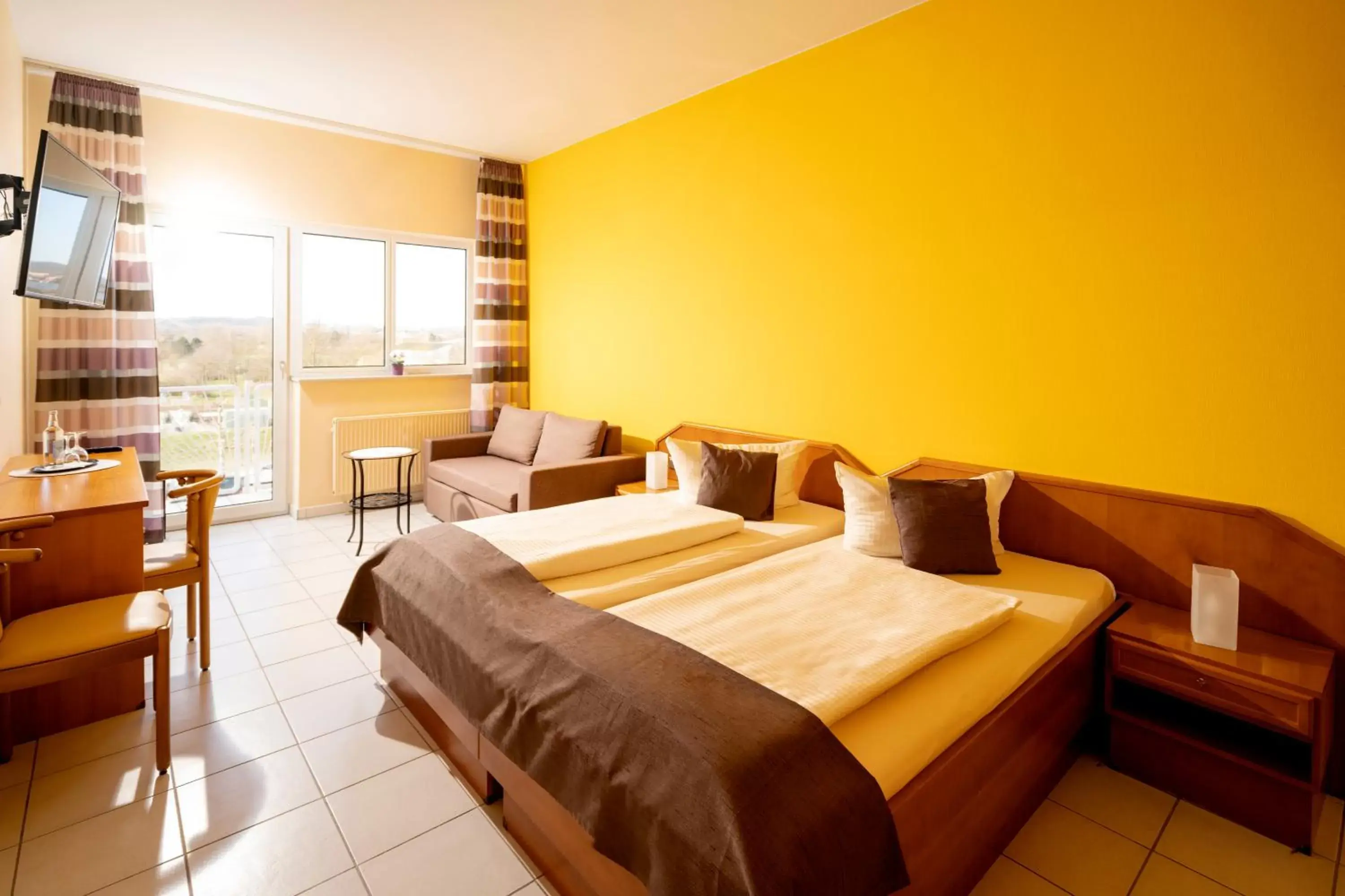 Double Room with Sofa Bed in Hotel Nahetal Double Room with Sofa Bed in Hotel Nahetal