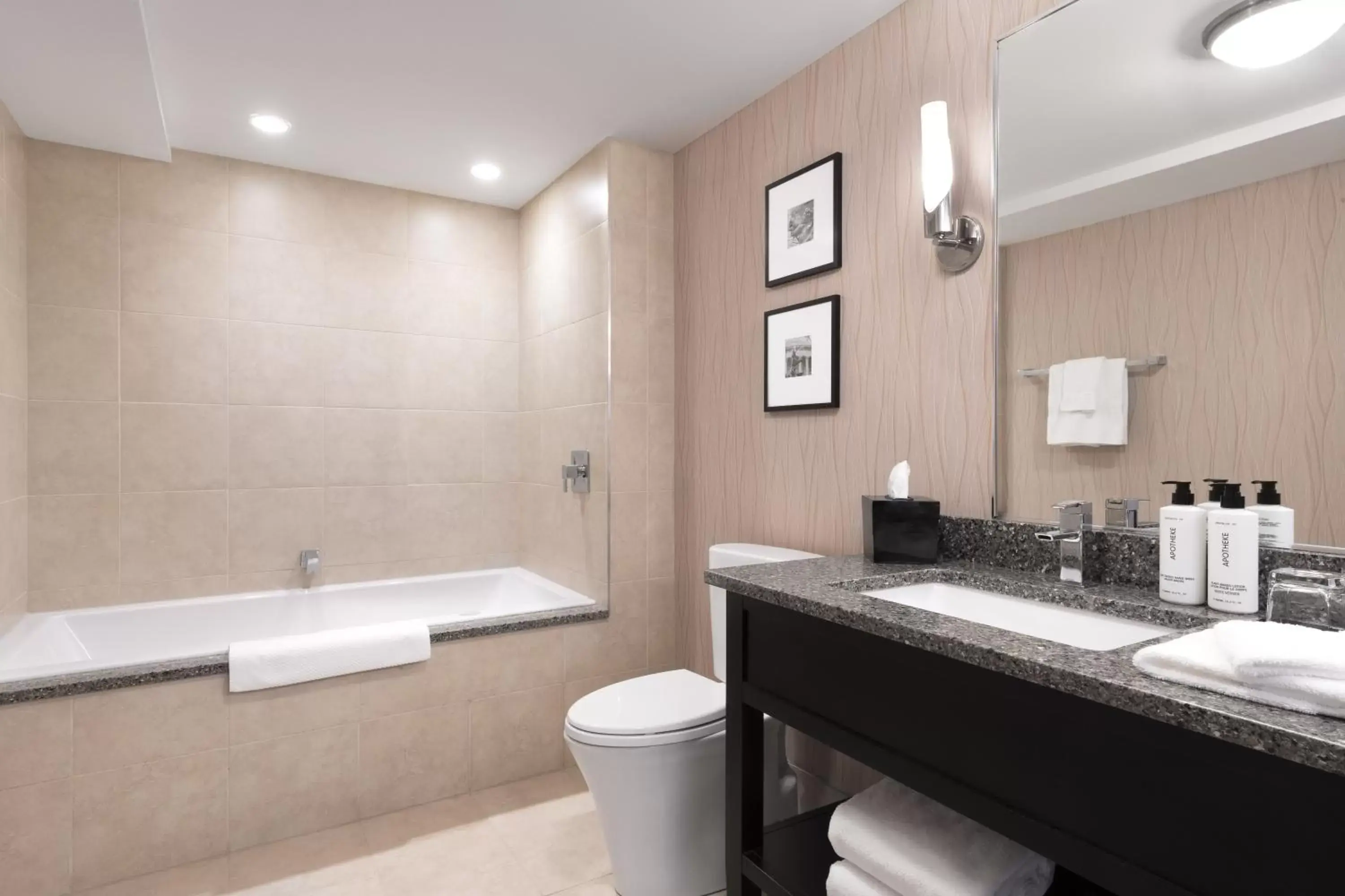 Standard King Room in voco The Tiger Hotel, Columbia, MO by IHG Standard King Room in voco The Tiger Hotel, Columbia, MO by IHG