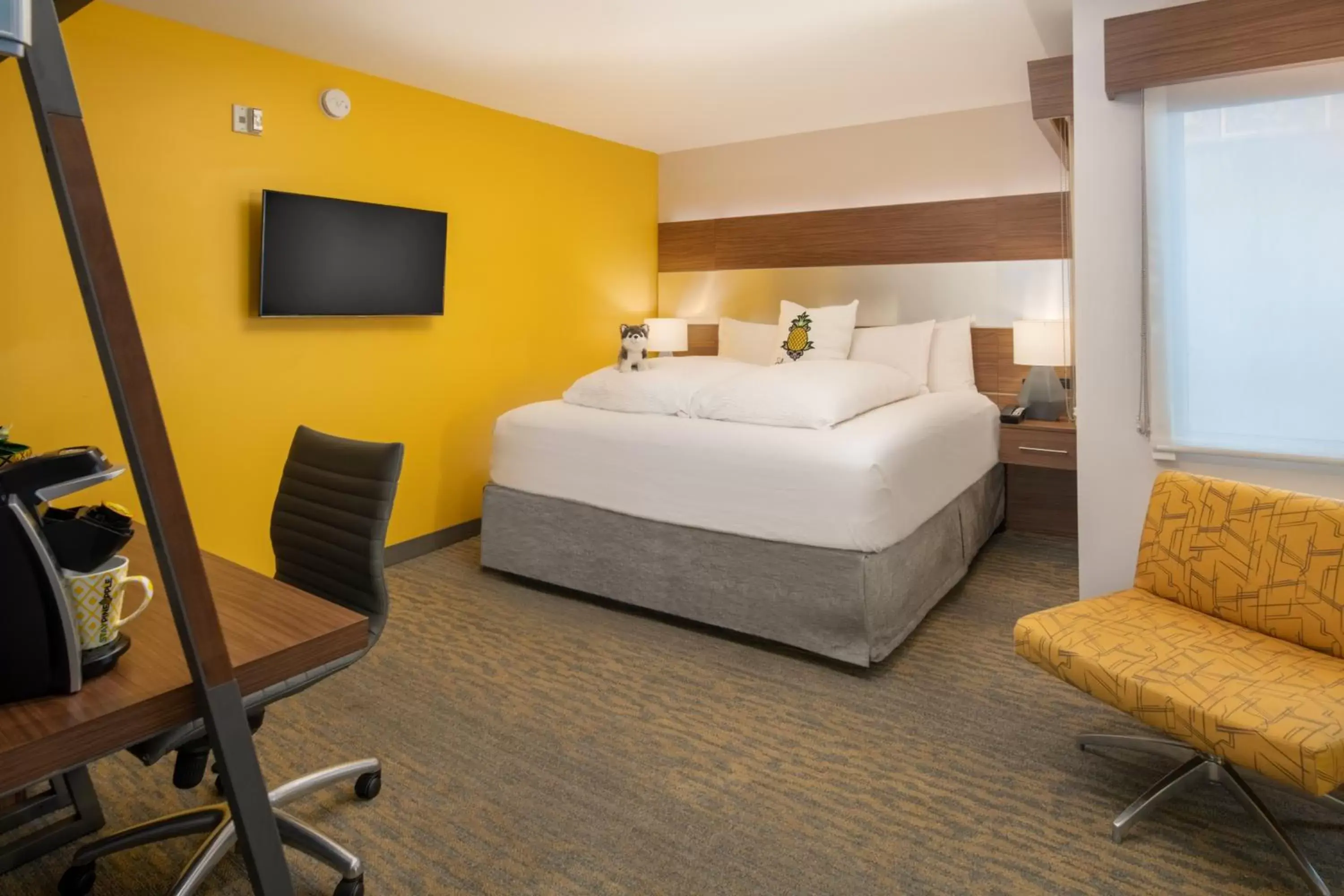 Z King w/Communication Features in Staypineapple, Hotel Z, Gaslamp San Diego Z King w/Communication Features in Staypineapple, Hotel Z, Gaslamp San Diego