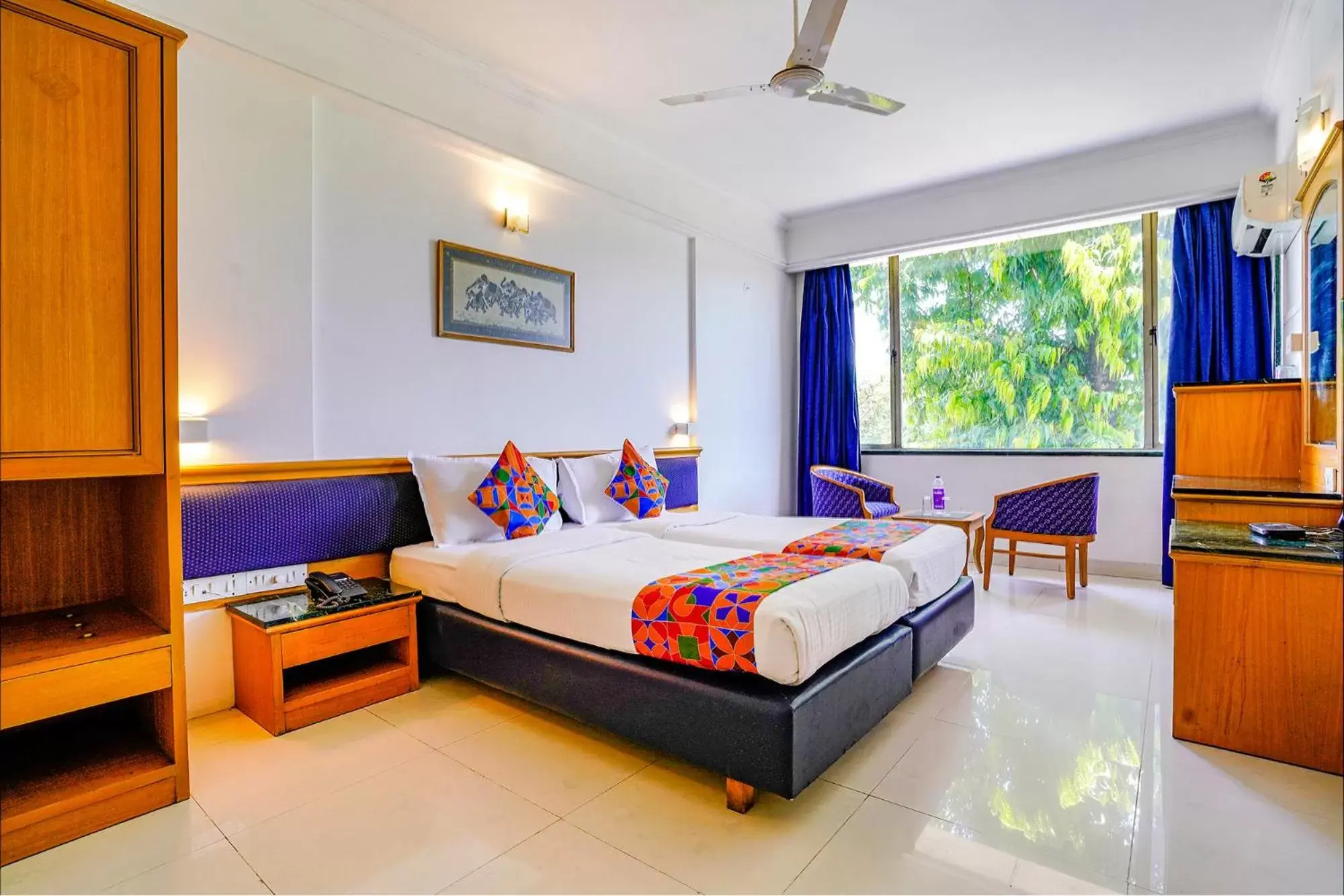 Deluxe Room - single occupancy in FabHotel Prime Golden Emerald - Nr St Mary's Church CNI Deluxe Room - single occupancy in FabHotel Prime Golden Emerald - Nr St Mary's Church CNI