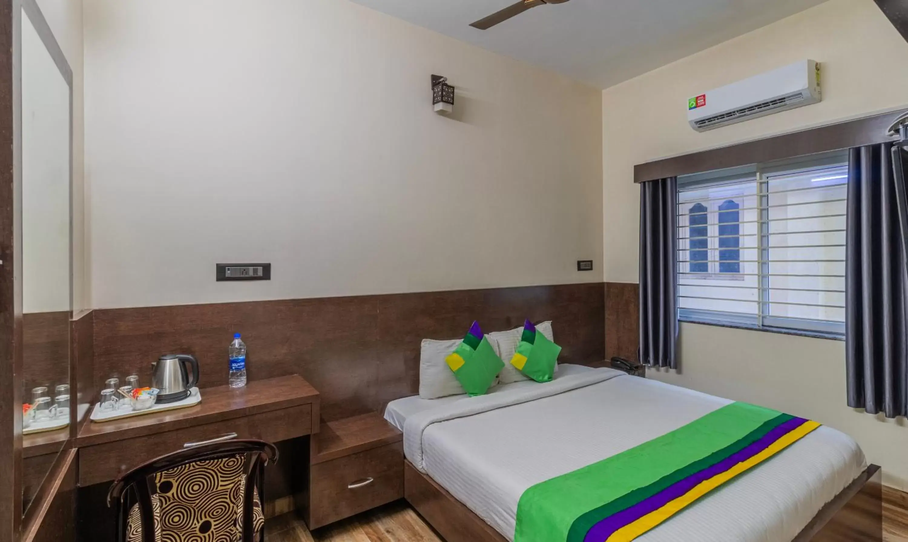 Standard Double Room - single occupancy in Treebo Pranav Park Standard Double Room - single occupancy in Treebo Pranav Park