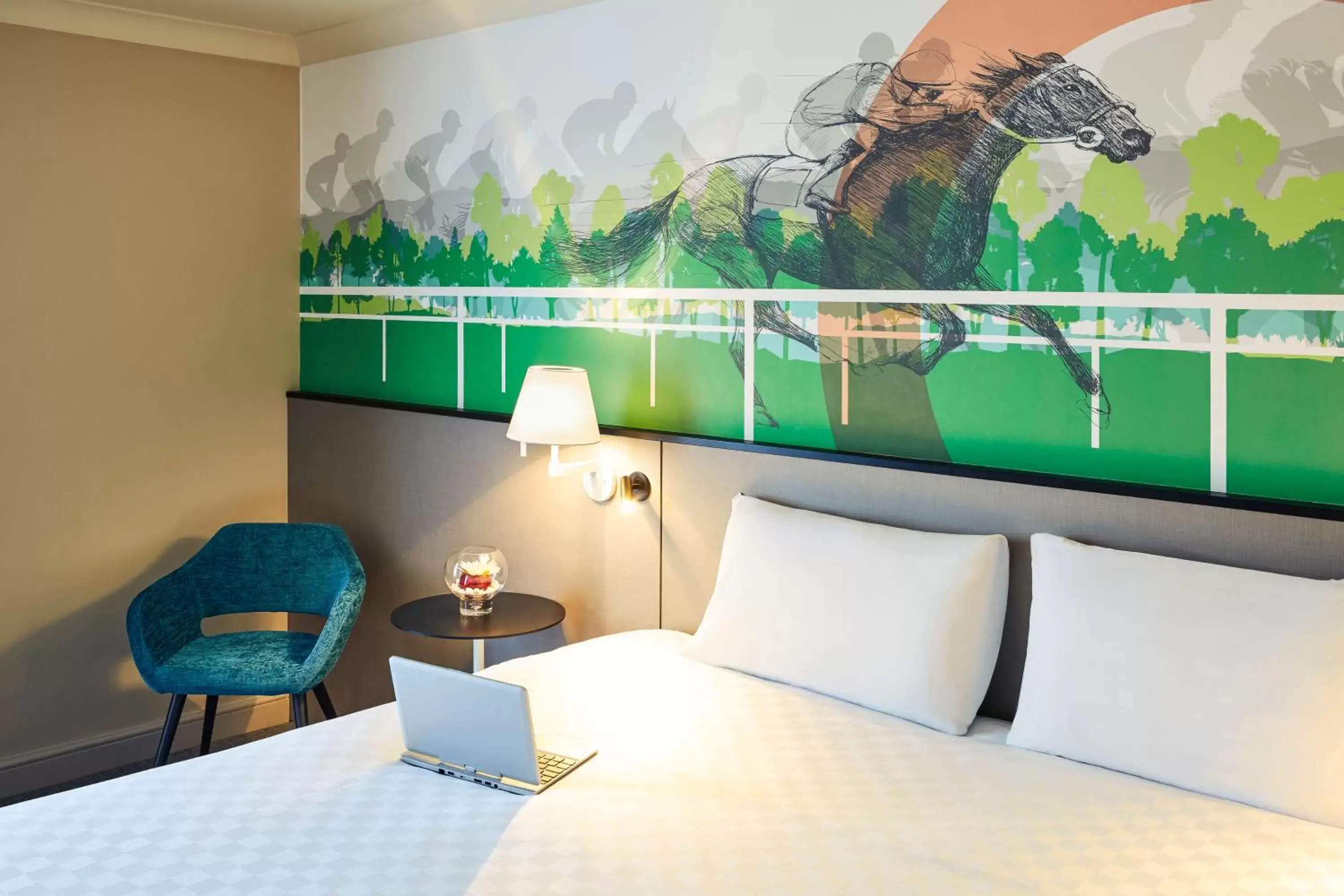 Standard Double Room in Mercure Haydock Hotel Standard Double Room in Mercure Haydock Hotel