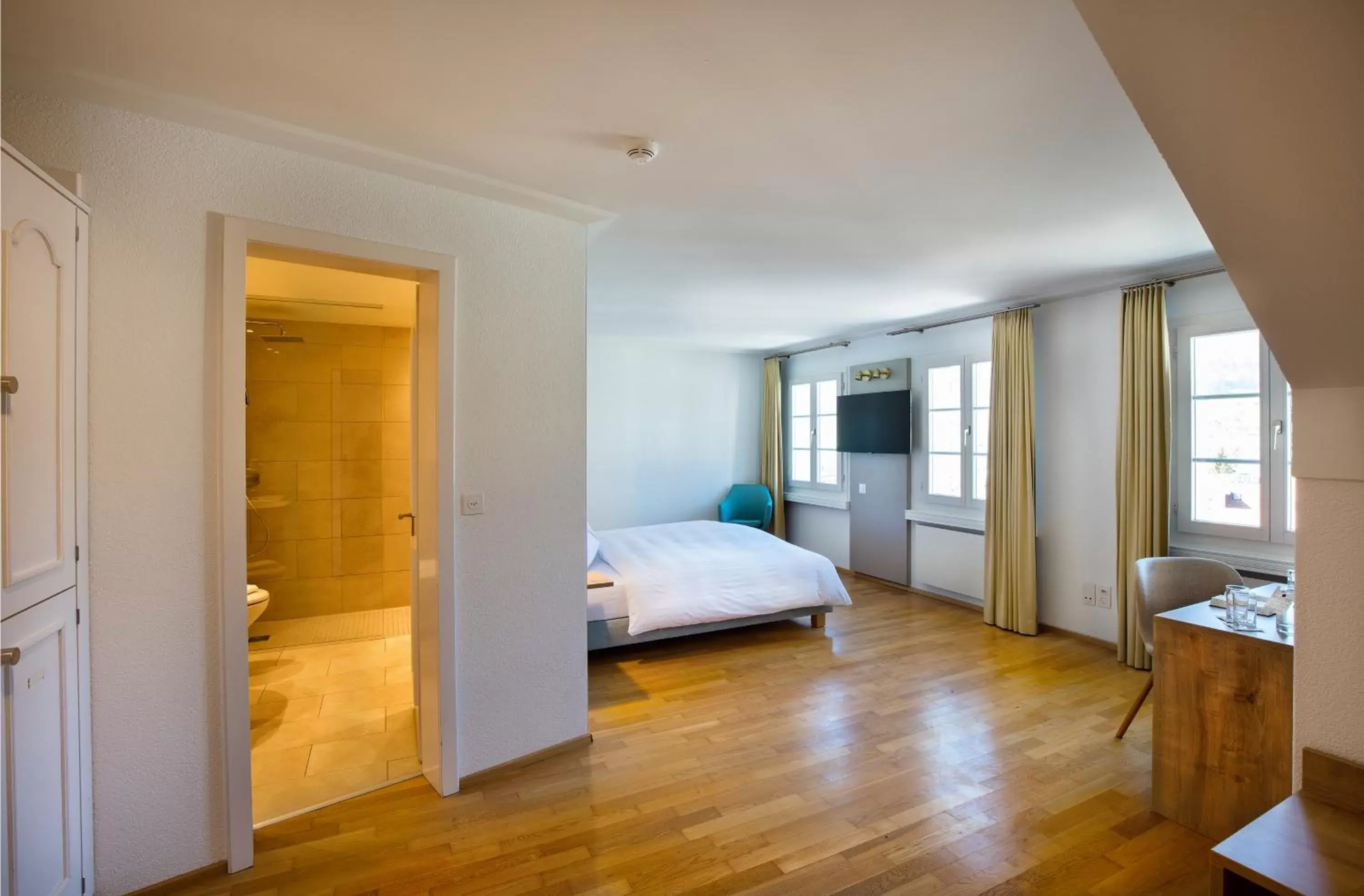 Junior Suite Comfort in Hotel Kreuz by b-smart Junior Suite Comfort in Hotel Kreuz by b-smart