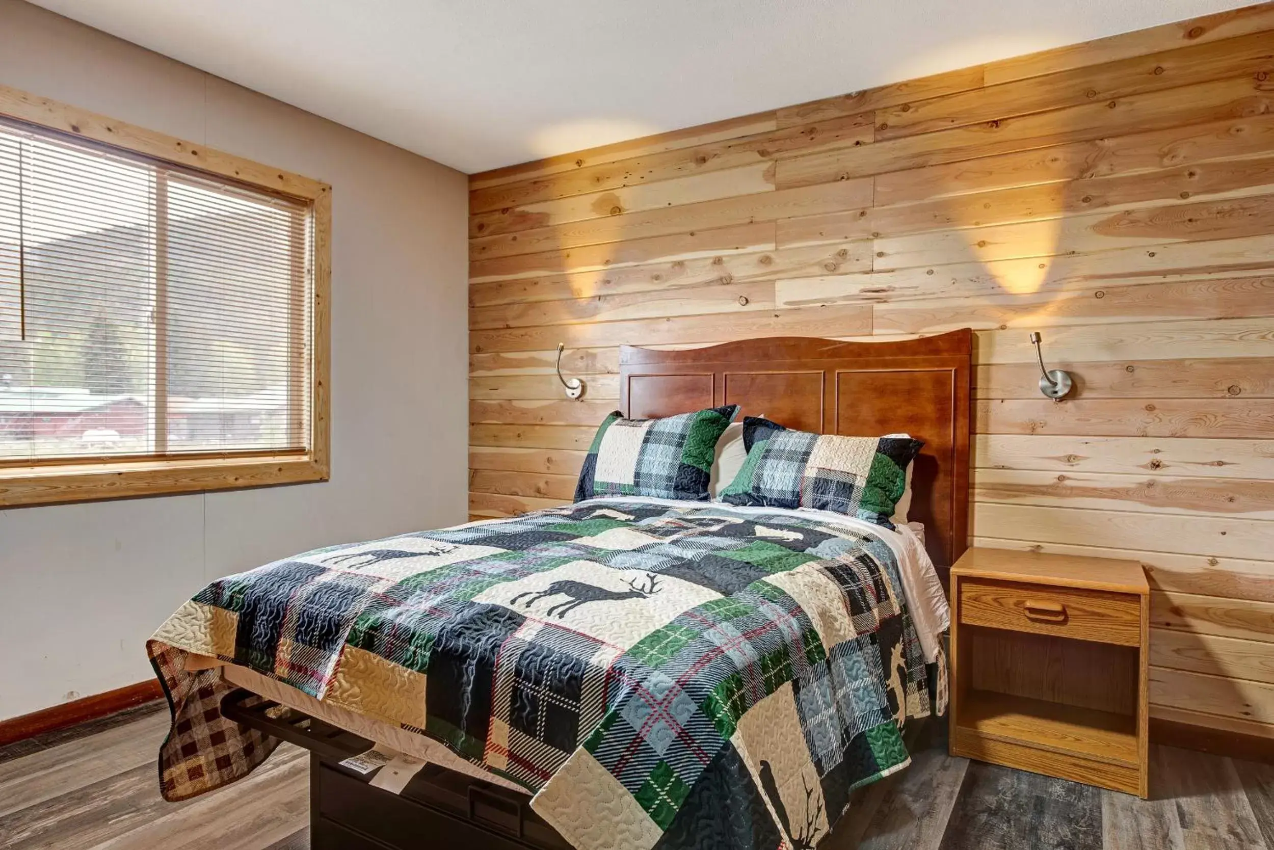 Quadruple Room with Private Bathroom in Rainbow Lodge Quadruple Room with Private Bathroom in Rainbow Lodge