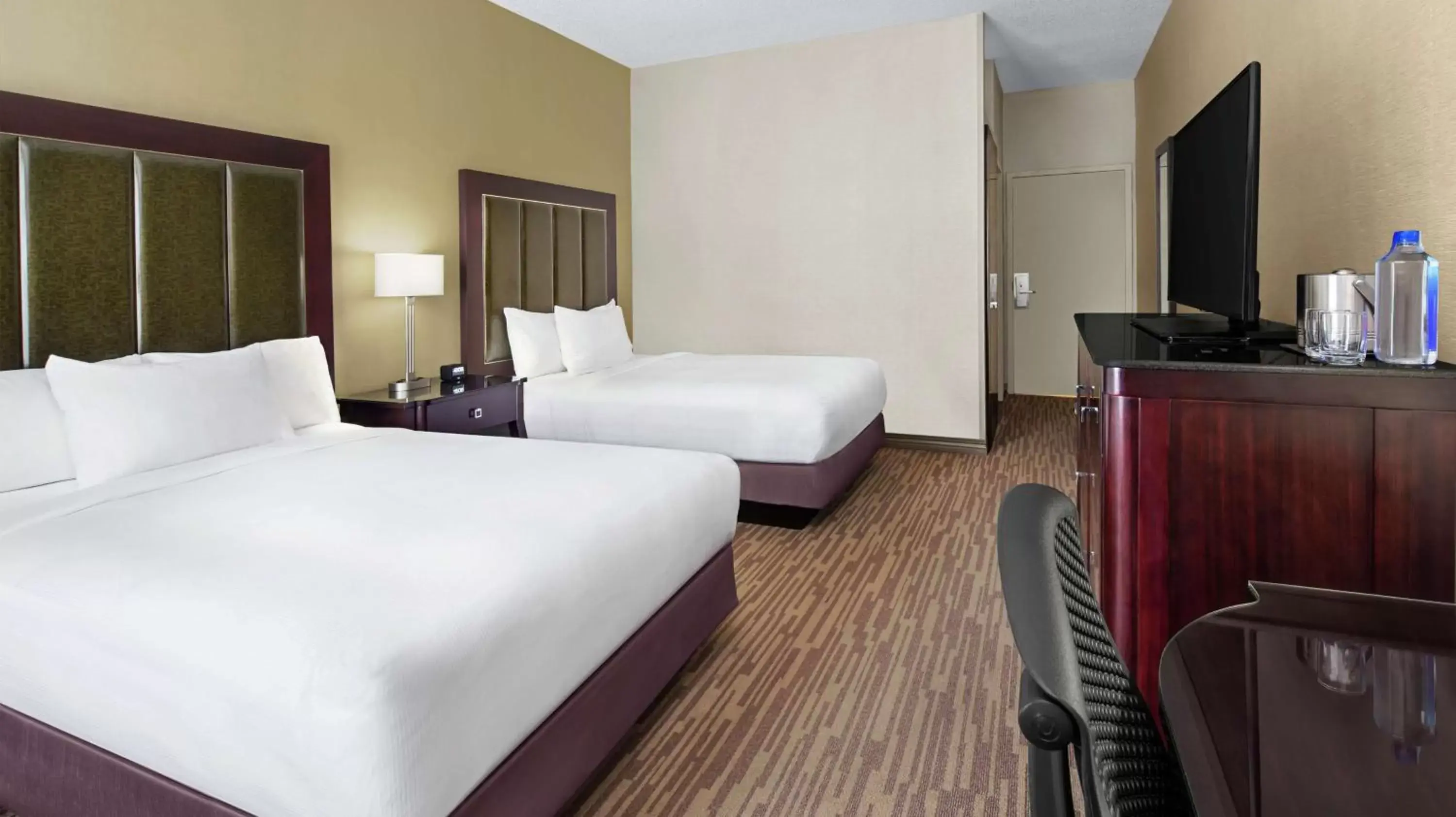 Double Room with Two Double Beds - Hearing Access in DoubleTree by Hilton Raleigh Durham Airport at Research Triangle Park Double Room with Two Double Beds - Hearing Access in DoubleTree by Hilton Raleigh Durham Airport at Research Triangle Park