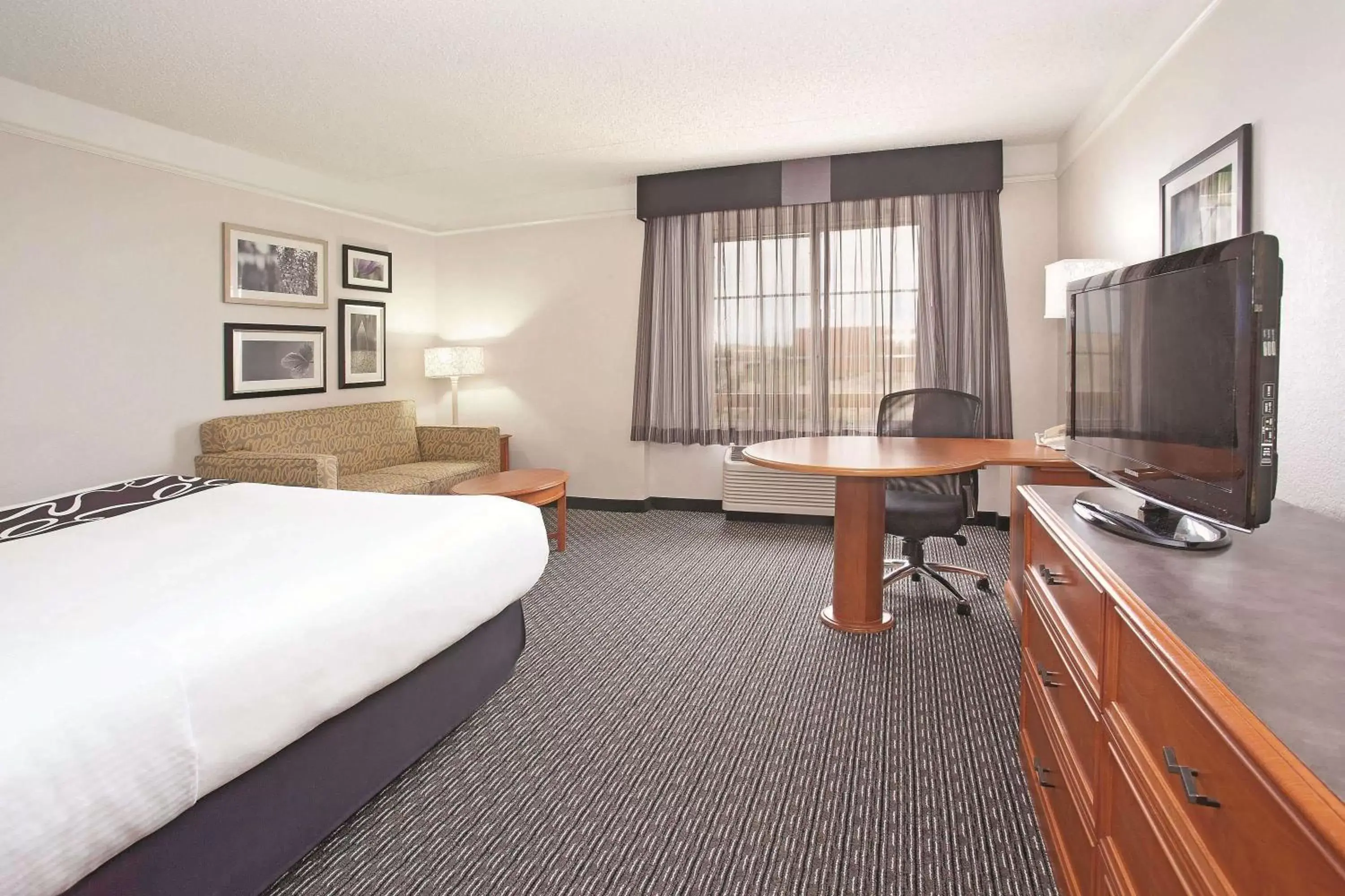 Executive King Room in La Quinta by Wyndham Pueblo Executive King Room in La Quinta by Wyndham Pueblo