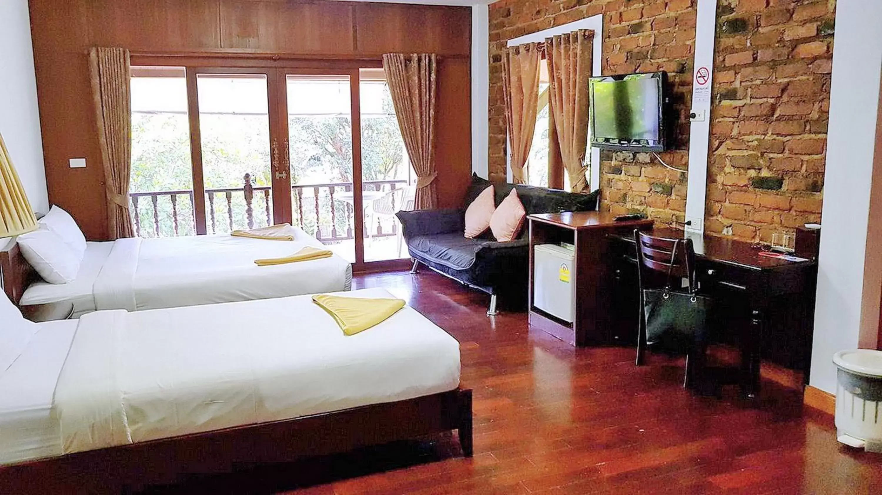 Family Room with Private Bathroom in Doo Dee Boutique Resort by Swiss Chalet Family Room with Private Bathroom in Doo Dee Boutique Resort by Swiss Chalet