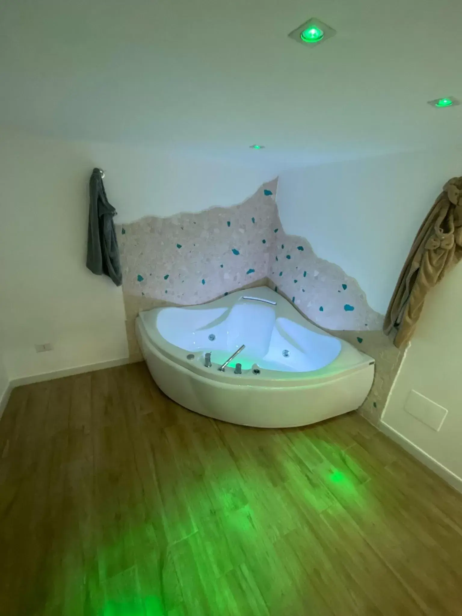 King Room with Spa Bath in Il Piccolo Rifugio King Room with Spa Bath in Il Piccolo Rifugio