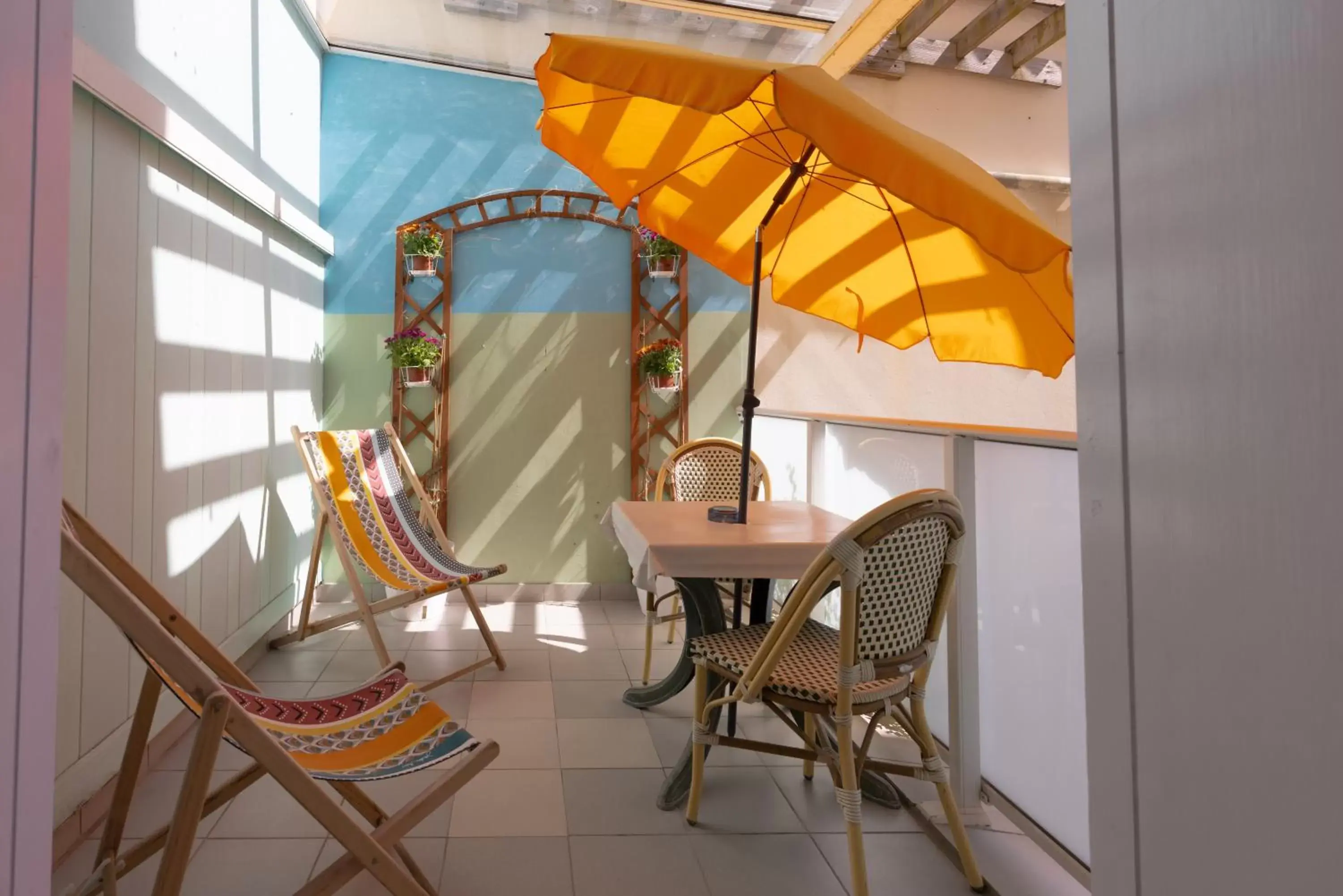 Double Room with Garden View and Terrace in Logis Hôtel Rêve de Sable Double Room with Garden View and Terrace in Logis Hôtel Rêve de Sable