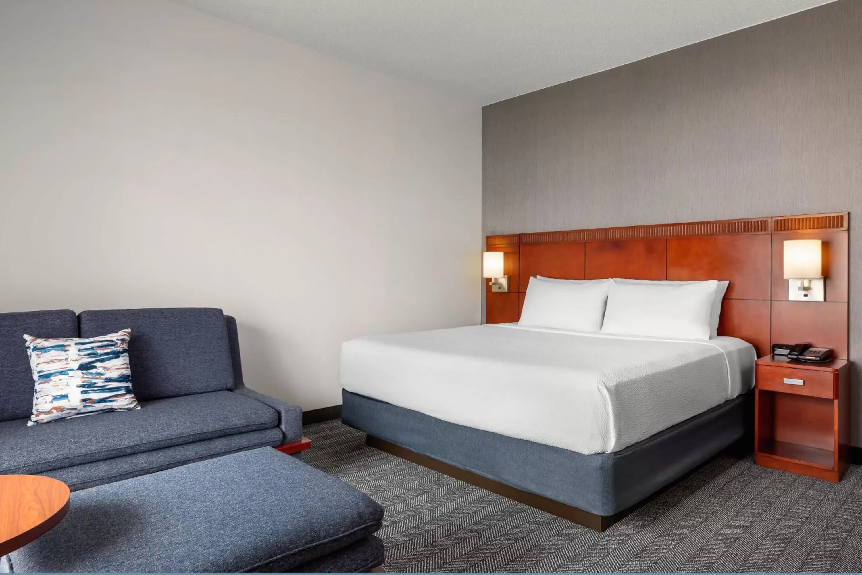 King Room with Transfer Shower - Mobility and Hearing Accessible in Courtyard by Marriott Minneapolis-St. Paul Airport King Room with Transfer Shower - Mobility and Hearing Accessible in Courtyard by Marriott Minneapolis-St. Paul Airport