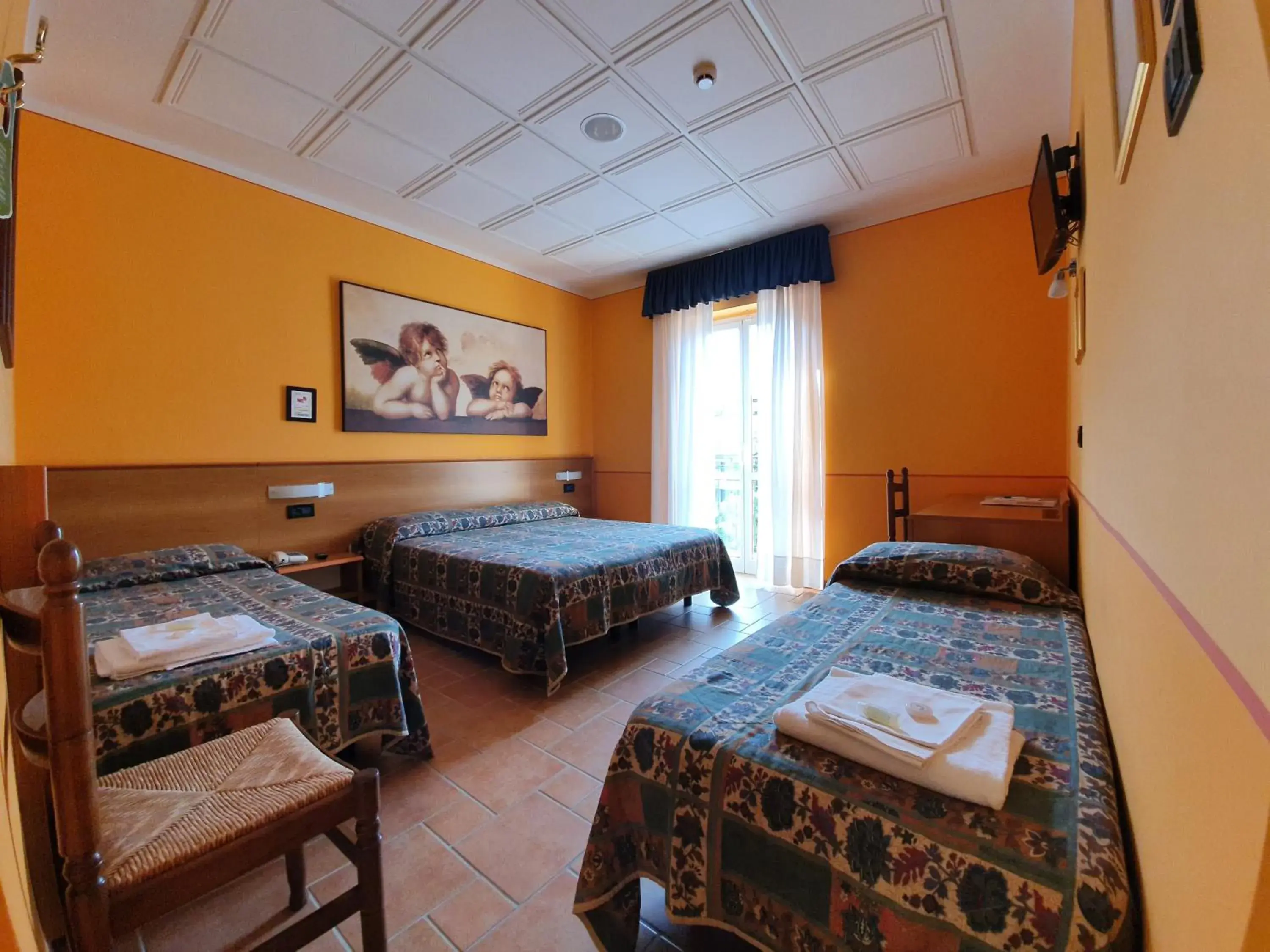 Quadruple Room in Hotel Azalea Quadruple Room in Hotel Azalea