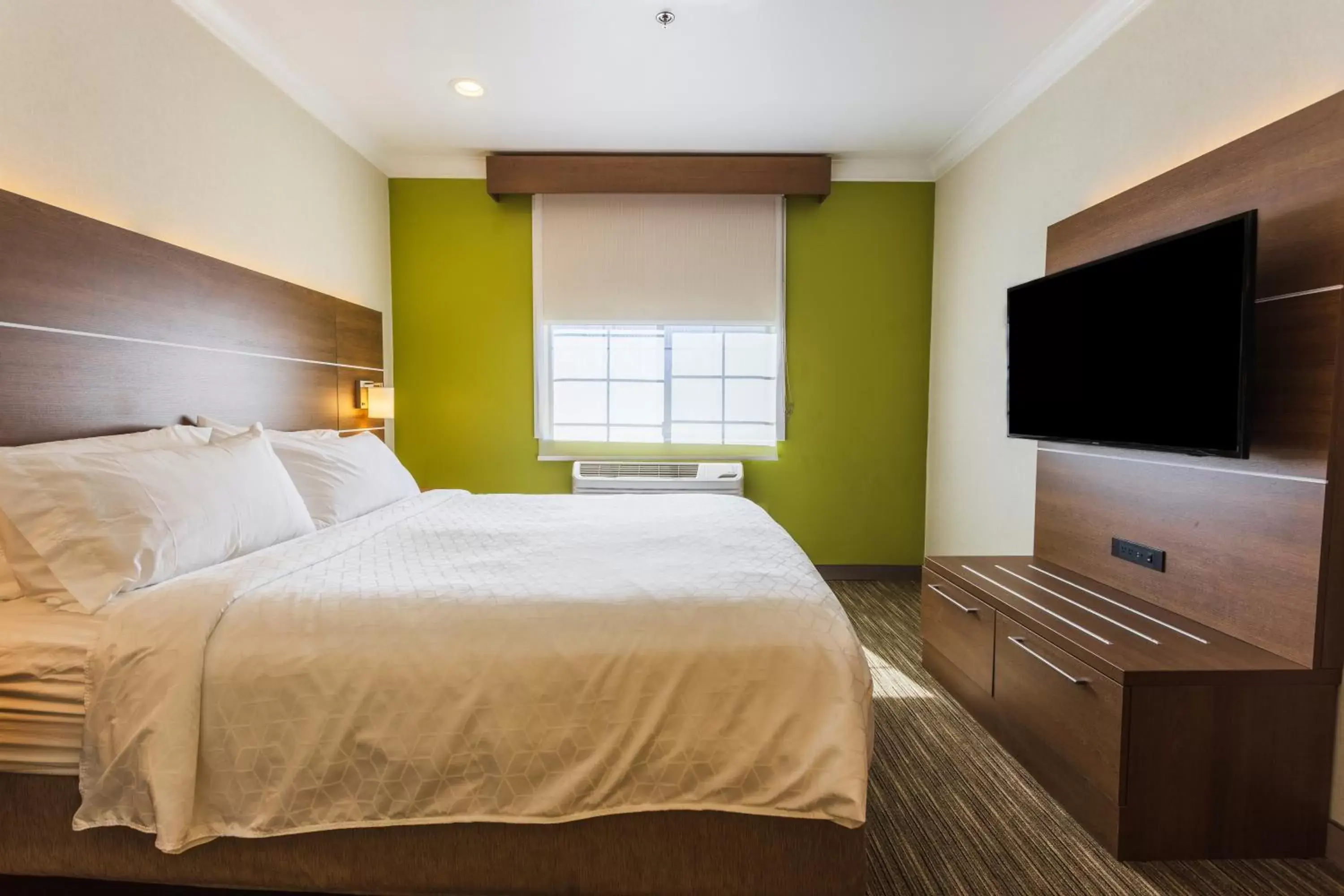 Two-Bedroom Suite - Non-Smoking in Holiday Inn Express Davis-University Area by IHG Two-Bedroom Suite - Non-Smoking in Holiday Inn Express Davis-University Area by IHG