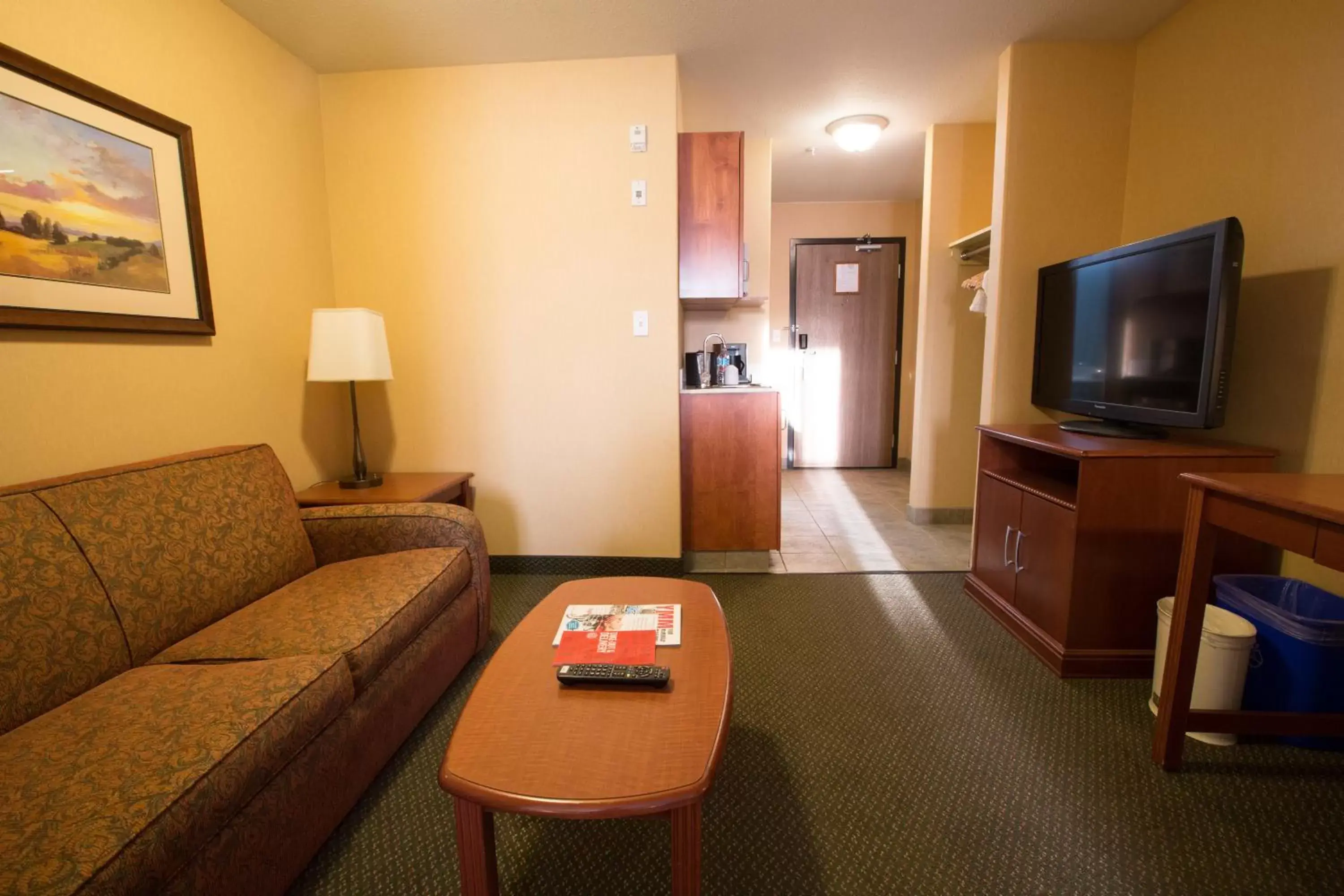 Business King Room in Merit Hotel & Suites Business King Room in Merit Hotel & Suites