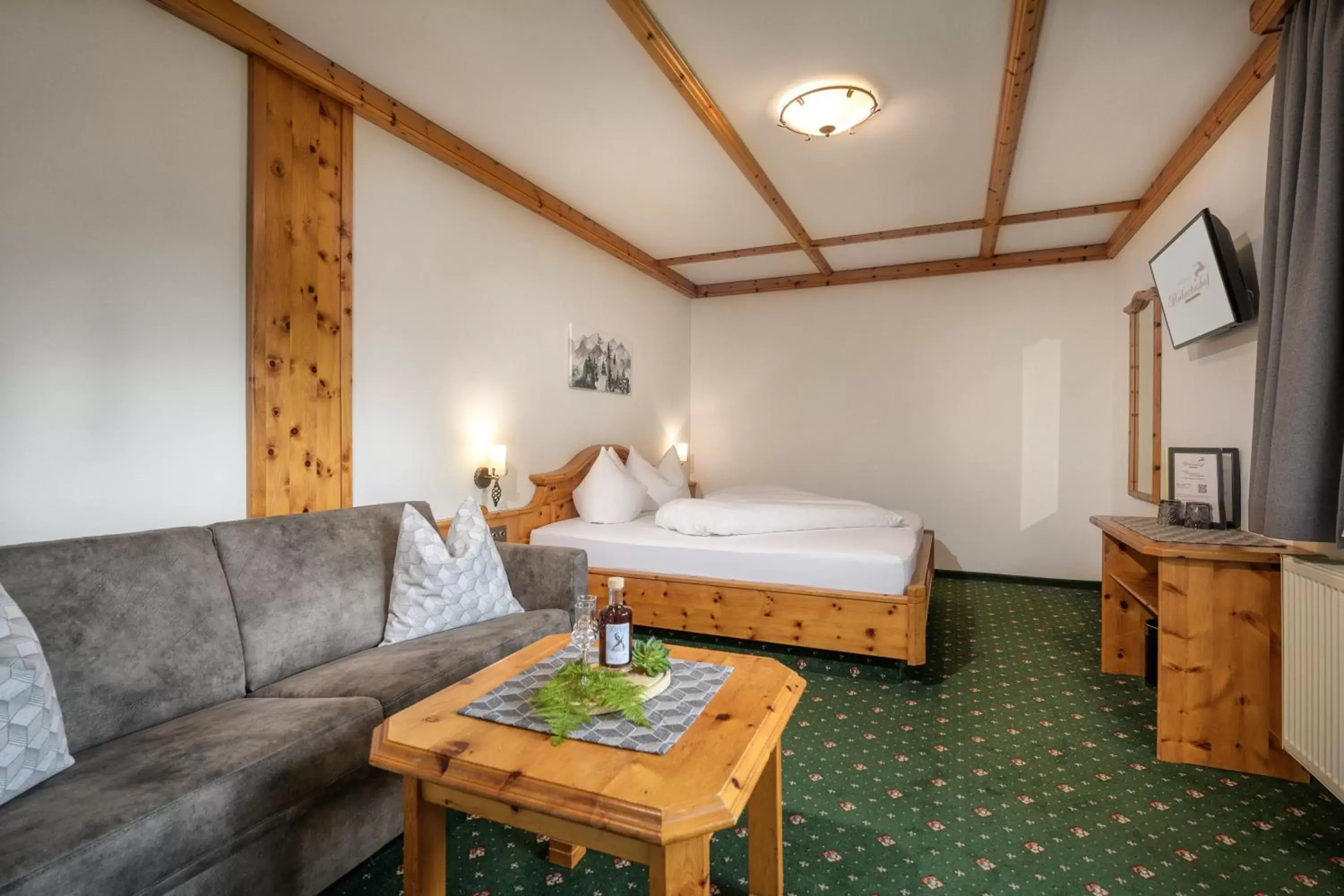 Triple Room with Balcony in Hotel Hubertushof Triple Room with Balcony in Hotel Hubertushof