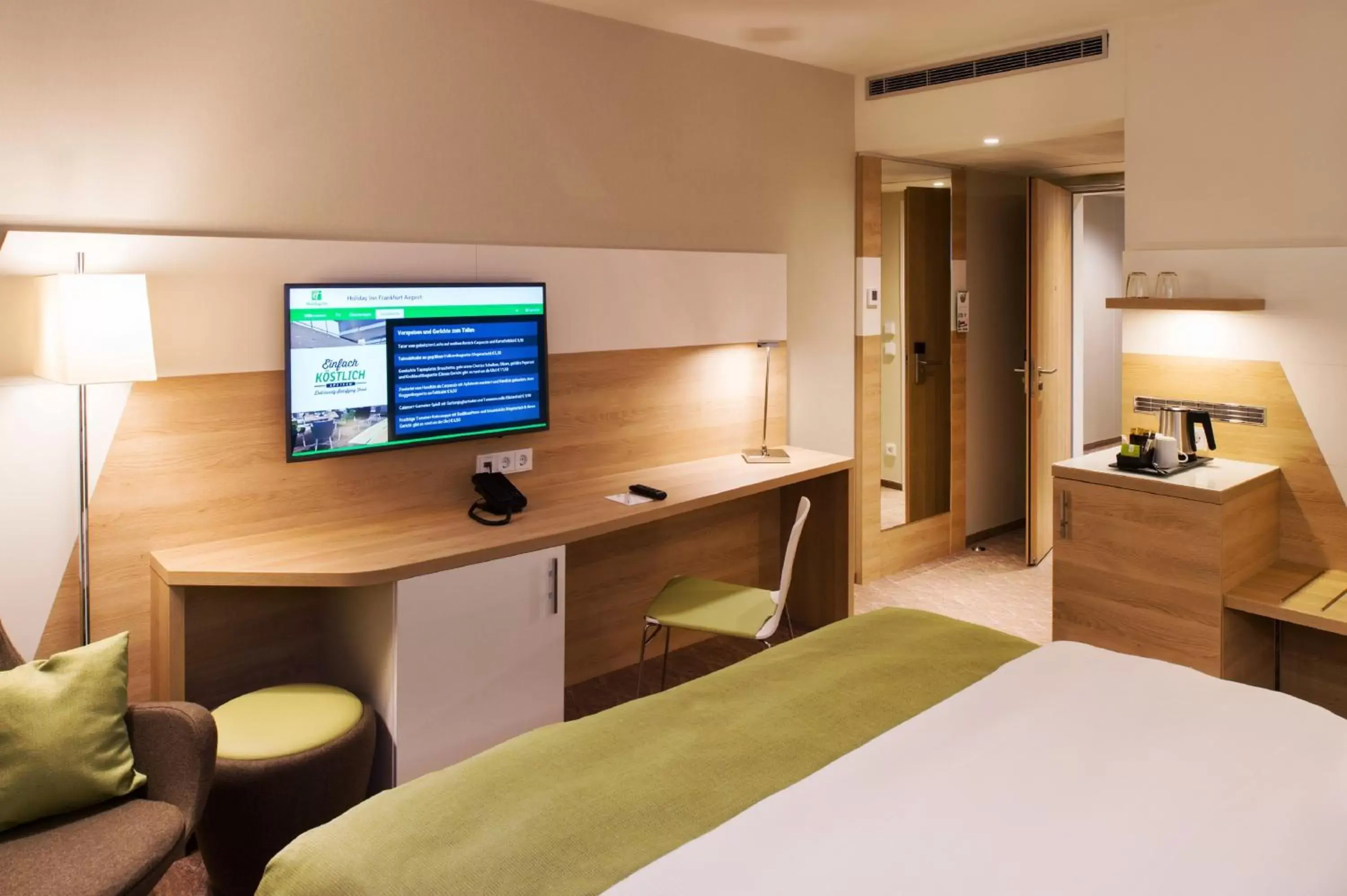 Standard Room in Holiday Inn Frankfurt Airport by IHG Standard Room in Holiday Inn Frankfurt Airport by IHG