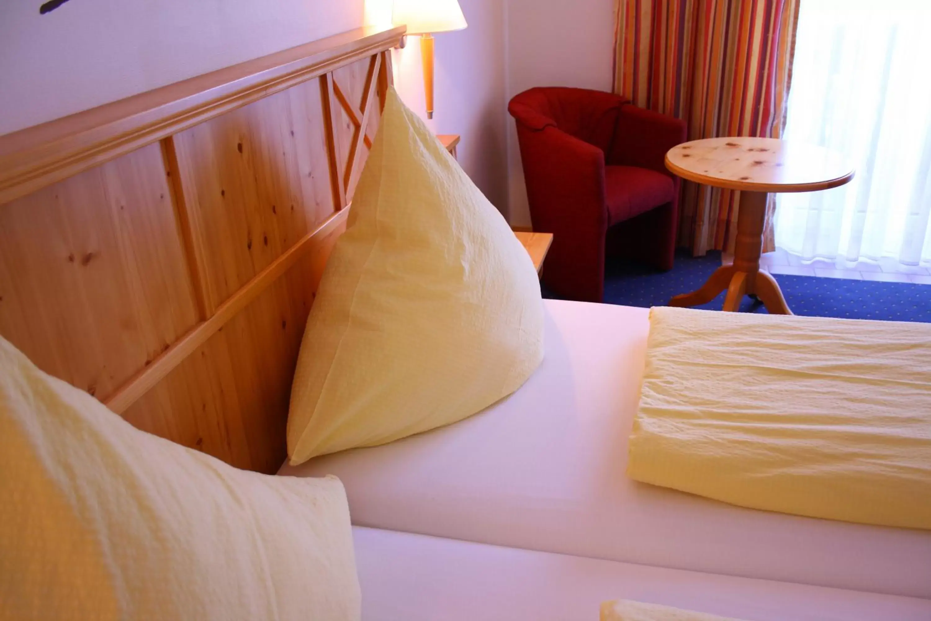 Double Room with Balcony - single occupancy in Hotel-Landgasthof Ploss Double Room with Balcony - single occupancy in Hotel-Landgasthof Ploss