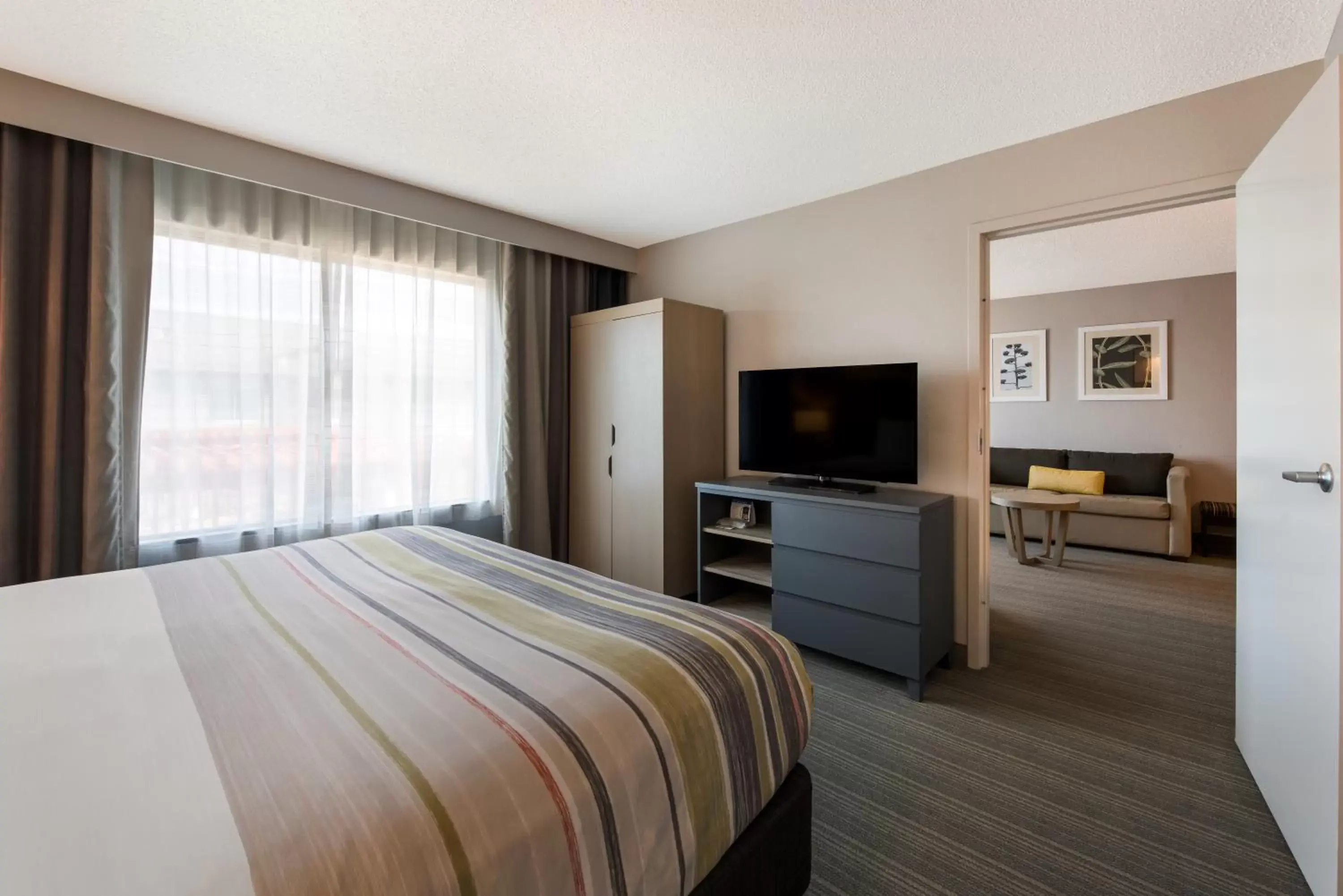 One-Bedroom King Suite - Non-Smoking in Country Inn & Suites by Radisson, Wichita East, KS One-Bedroom King Suite - Non-Smoking in Country Inn & Suites by Radisson, Wichita East, KS