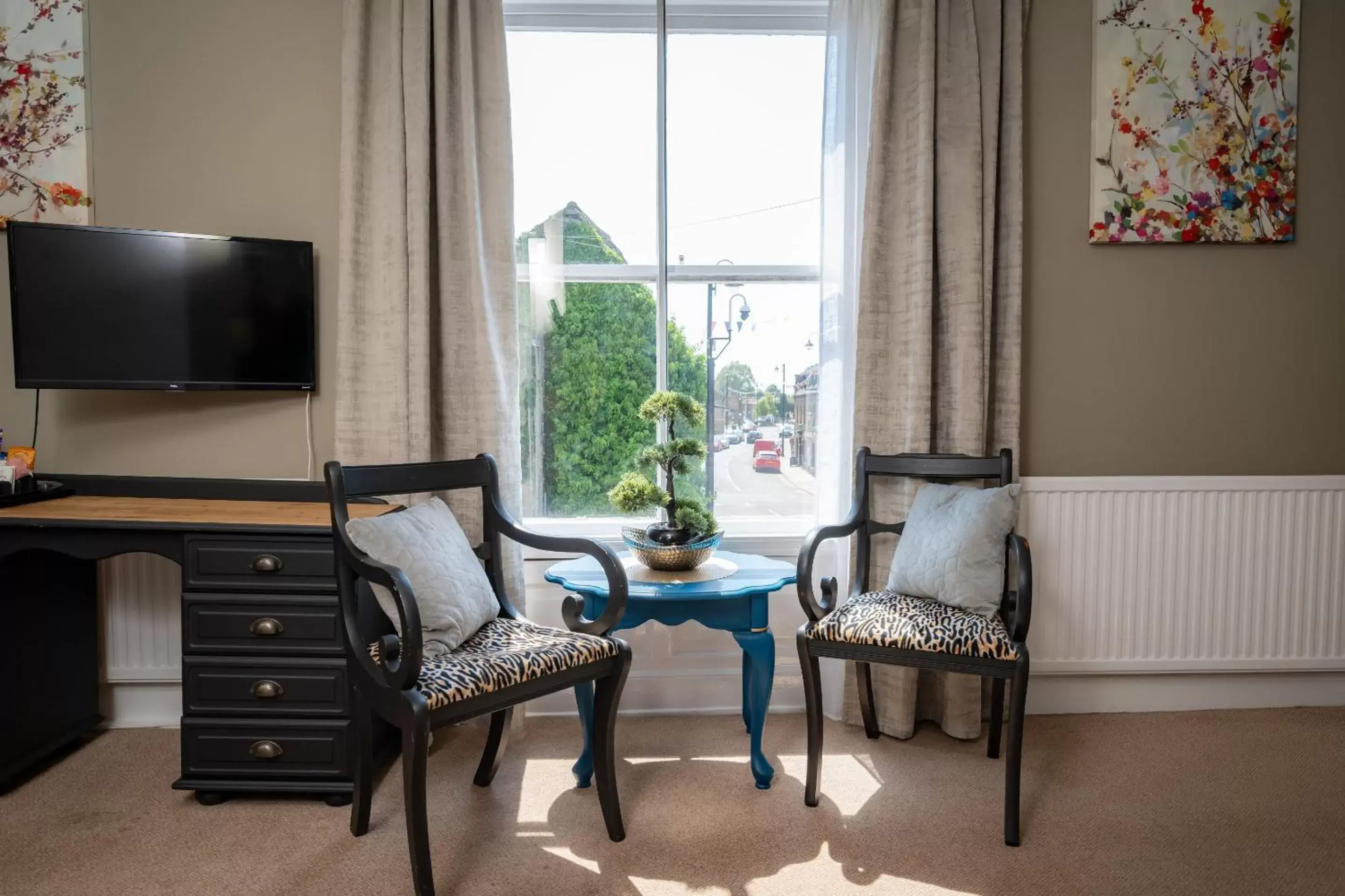 Large Double Room in The Bramley House Hotel Large Double Room in The Bramley House Hotel