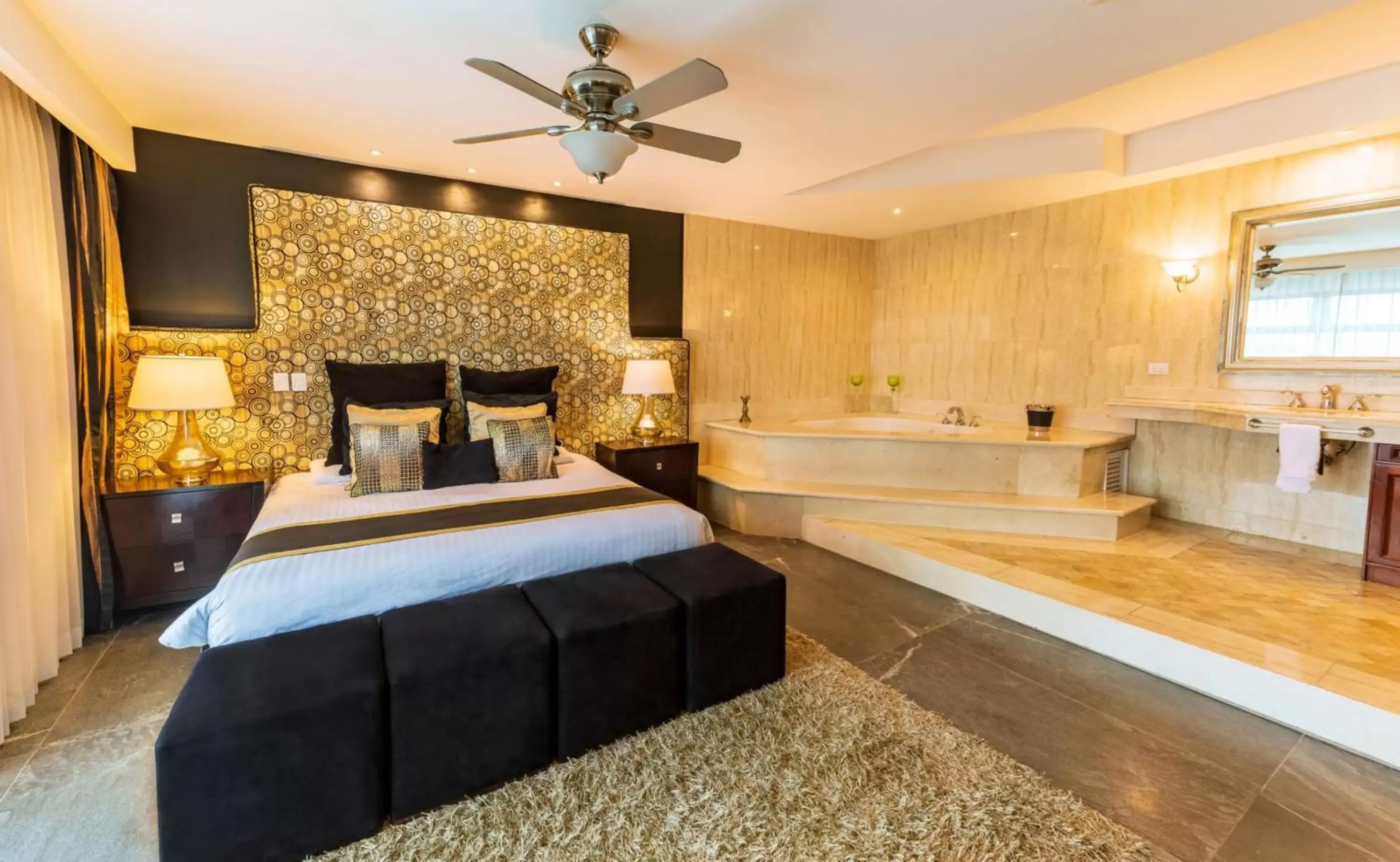 Master Suite in Hotel Palma Real Master Suite in Hotel Palma Real