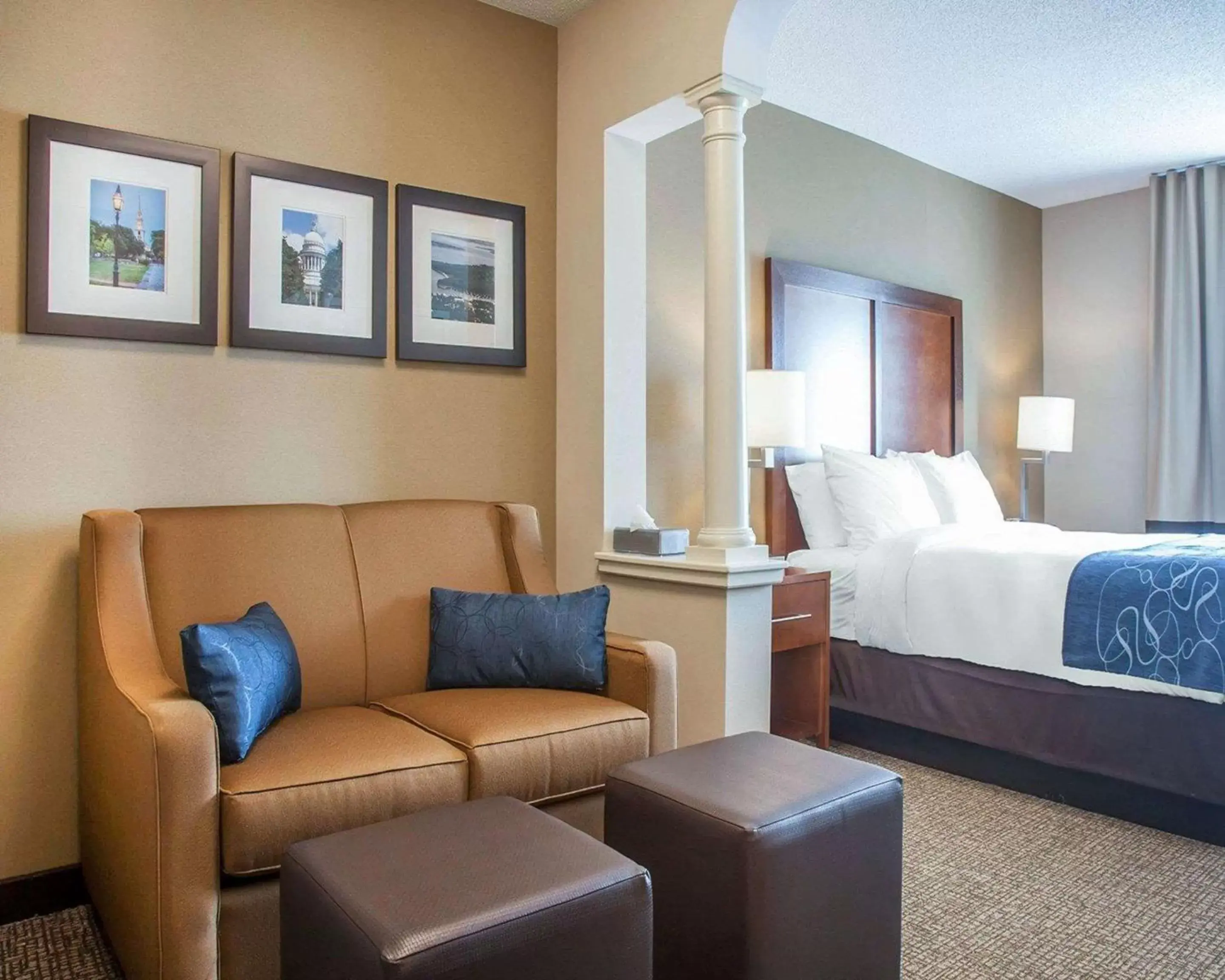 Queen Suite - Non-Smoking - Accessible in Comfort Suites West Warwick - Providence Queen Suite - Non-Smoking - Accessible in Comfort Suites West Warwick - Providence