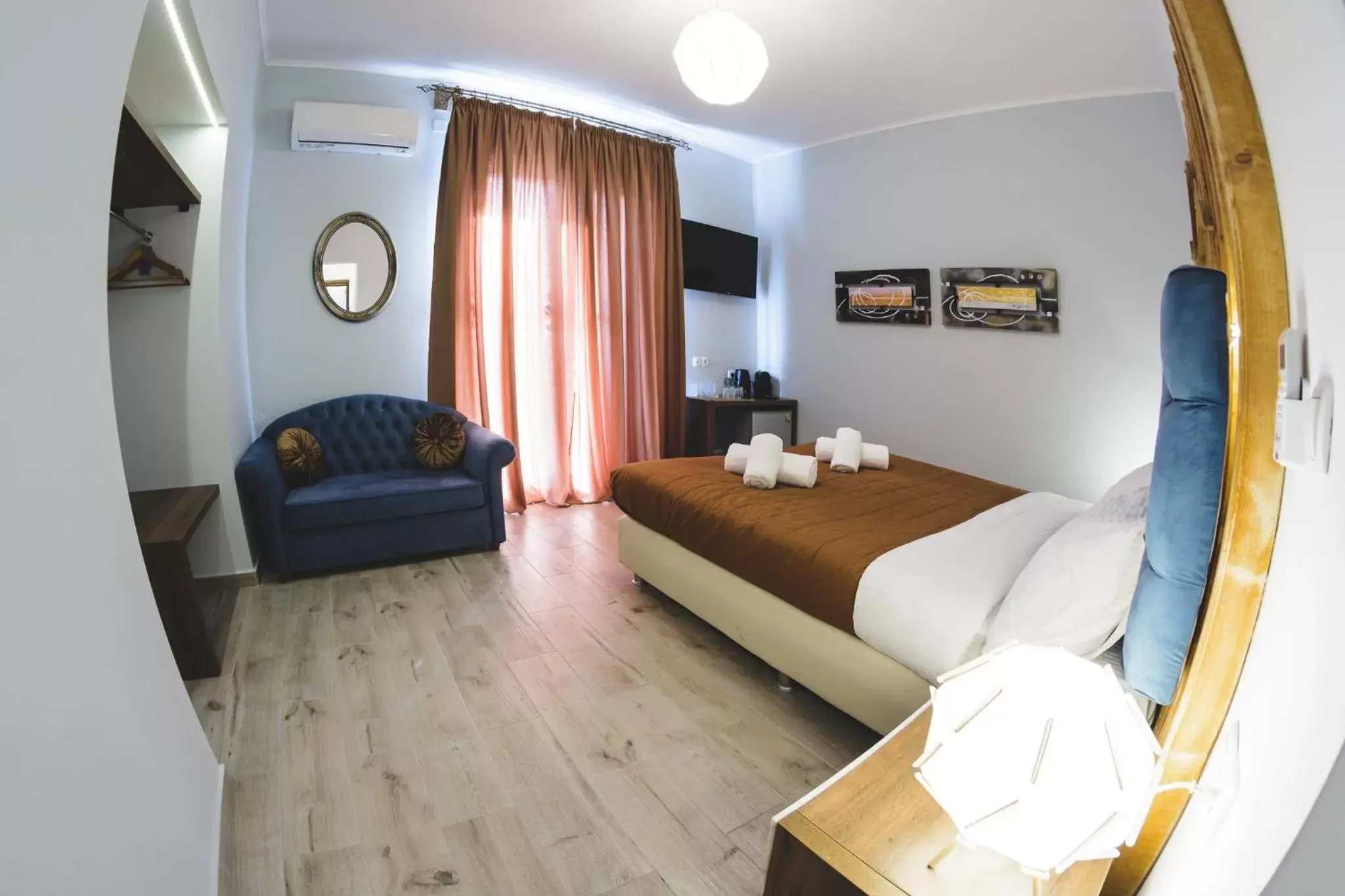 Deluxe Double Room in Dome Rooms Downtown Deluxe Double Room in Dome Rooms Downtown