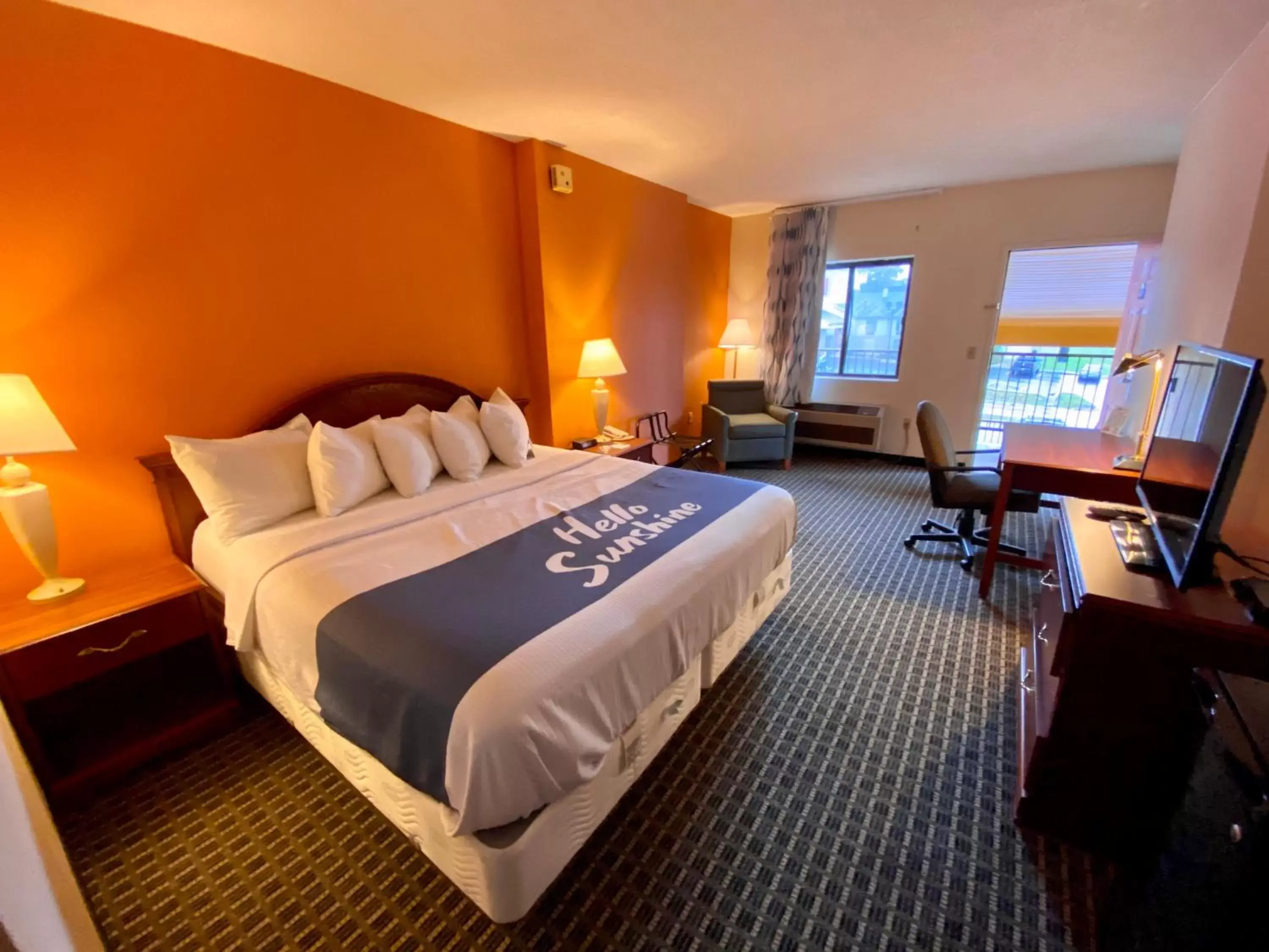 Standard King Room - Smoking in Days Inn by Wyndham Morehead Standard King Room - Smoking in Days Inn by Wyndham Morehead