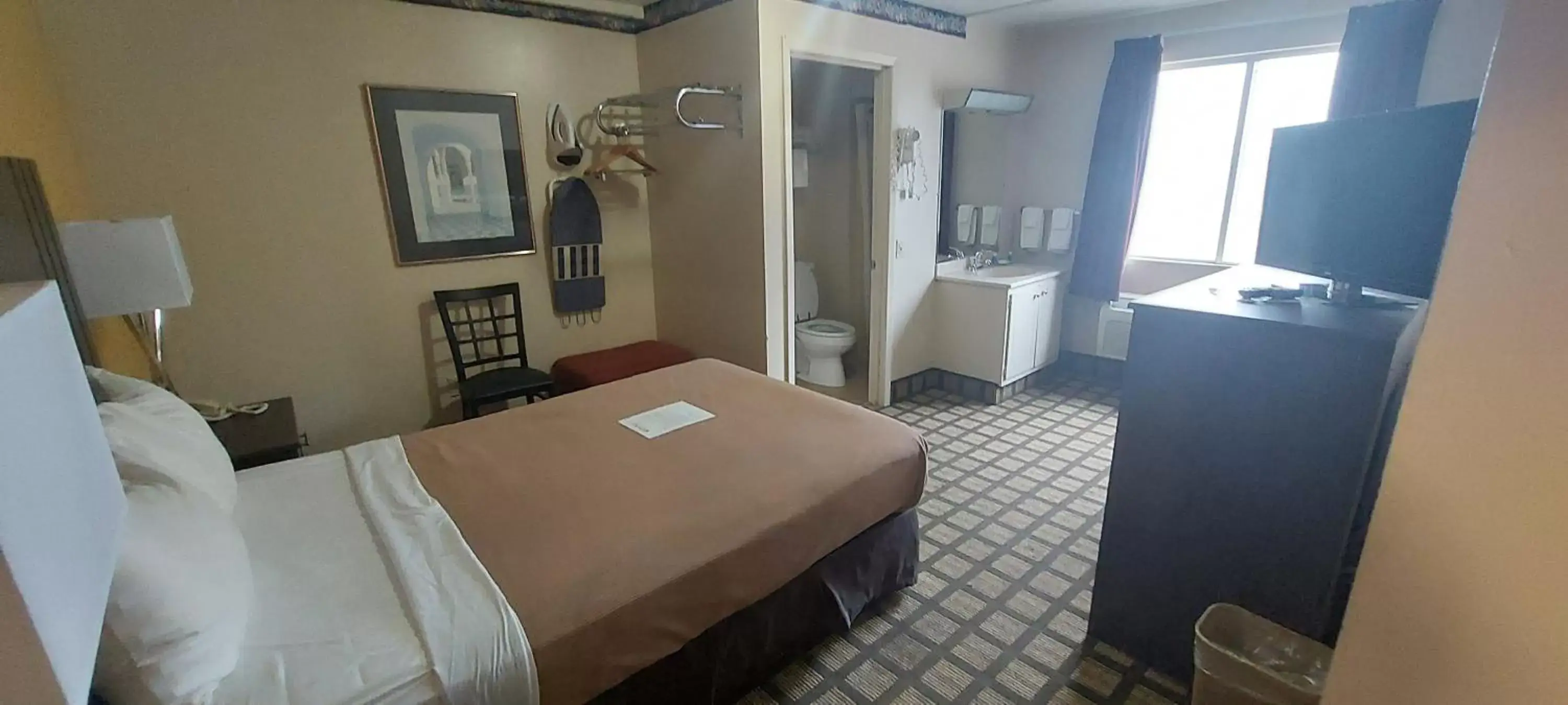 Double Room - Non-Smoking in Rodeway Inn Kalkaska Double Room - Non-Smoking in Rodeway Inn Kalkaska