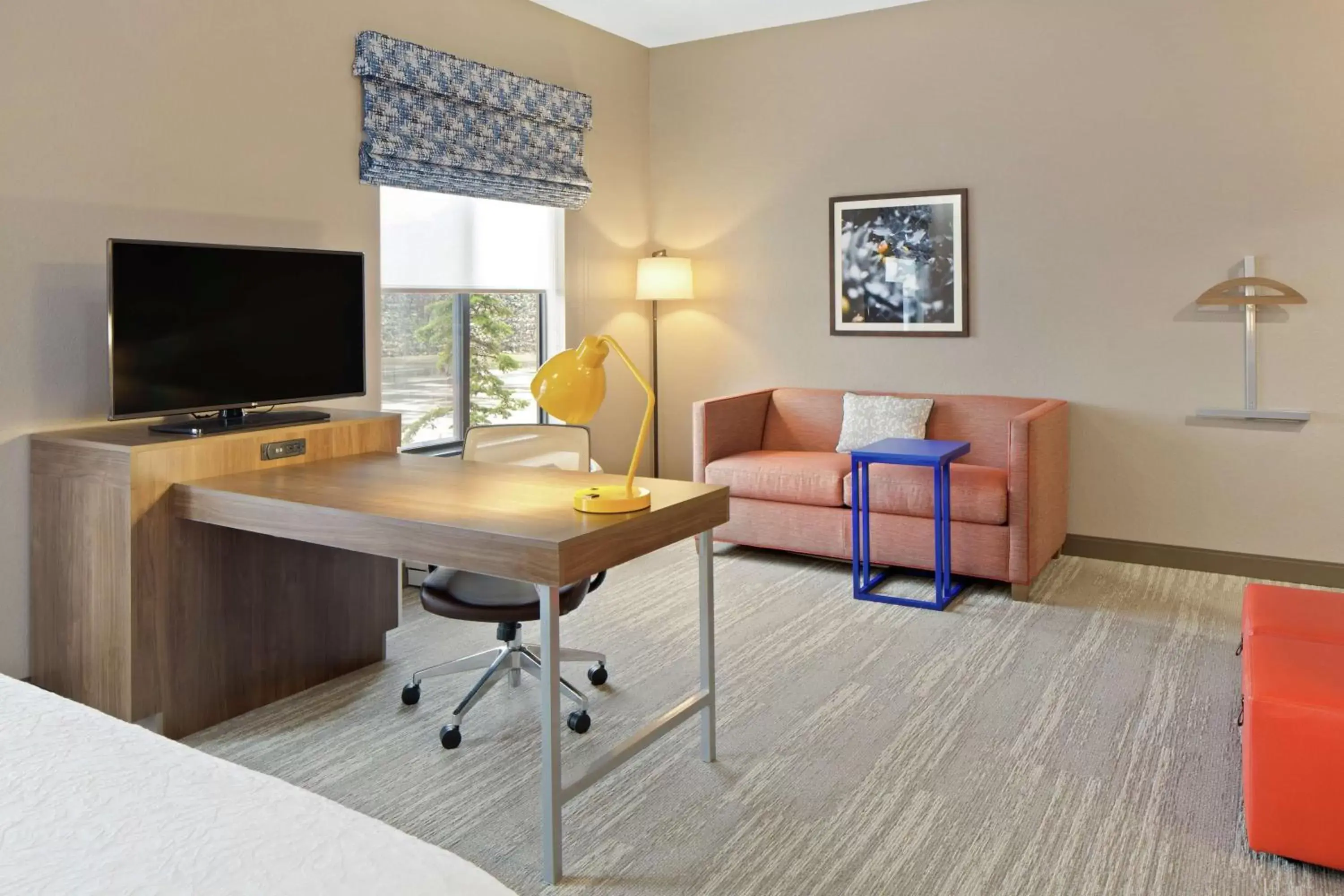 Premium King Room with Sofa Bed - Non-Smoking in Hampton Inn & Suites Spokane Valley Premium King Room with Sofa Bed - Non-Smoking in Hampton Inn & Suites Spokane Valley