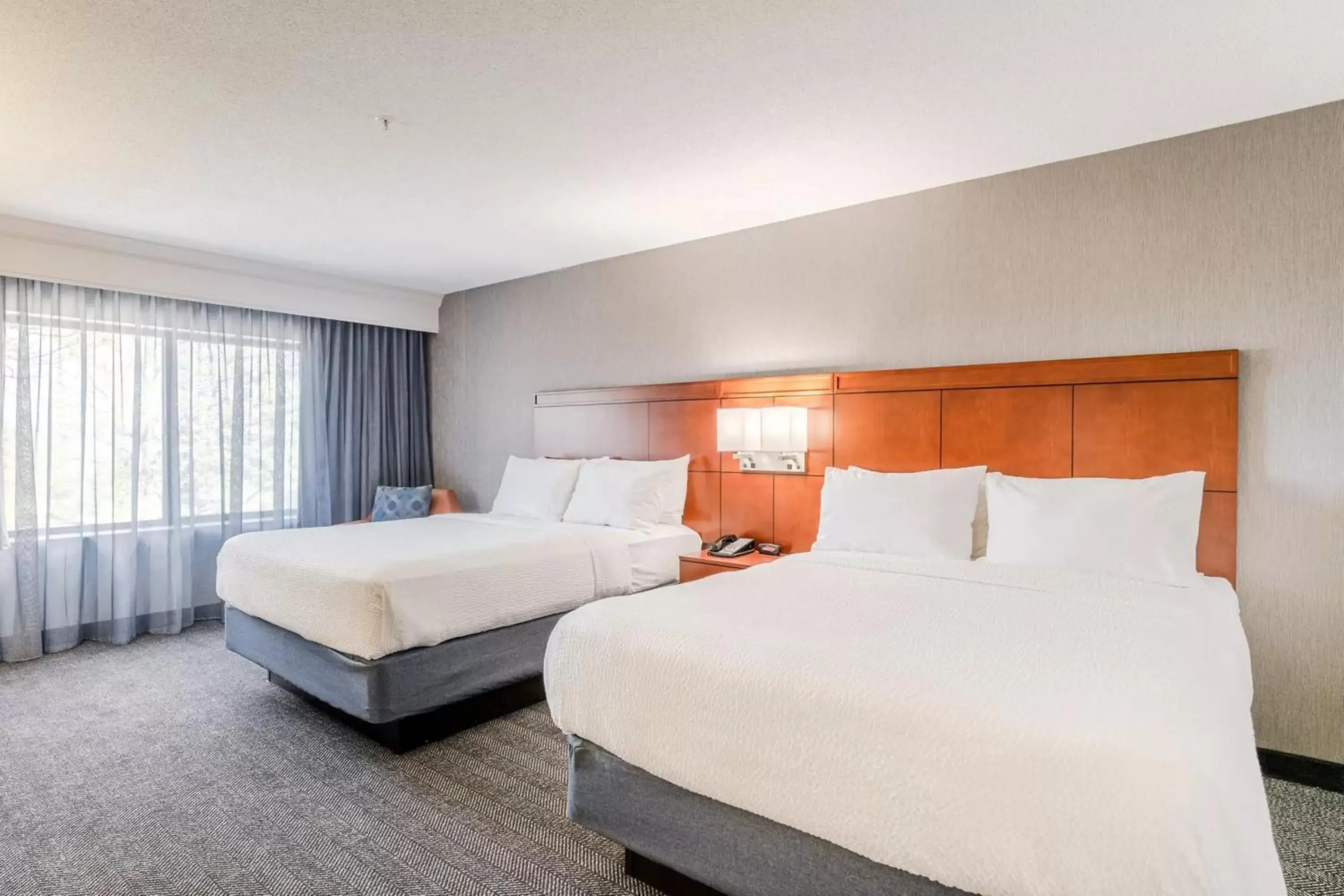 Queen Room with Two Queen Beds in Courtyard Burlington Williston Queen Room with Two Queen Beds in Courtyard Burlington Williston