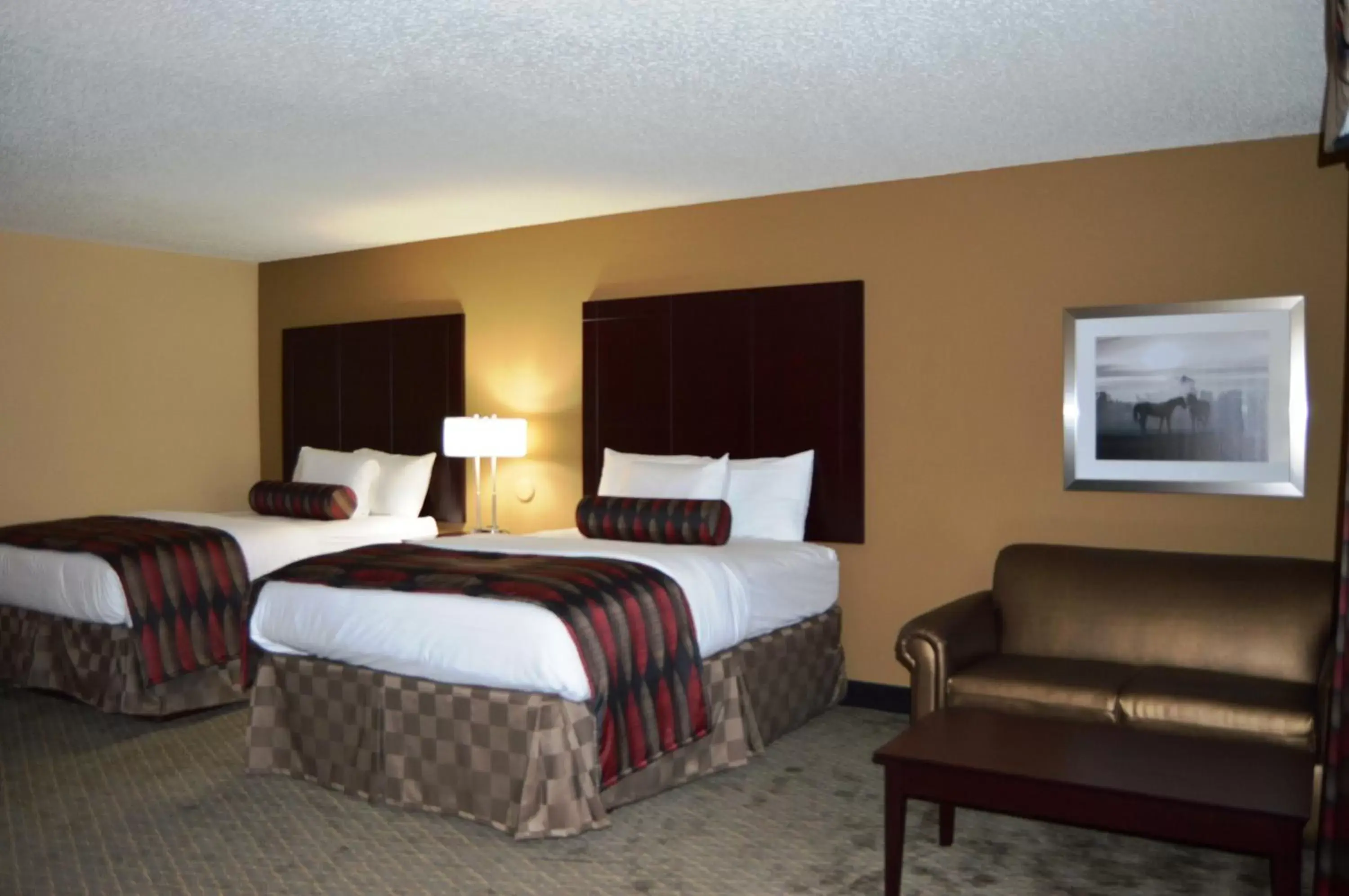 Deluxe Queen Room with Two Queen Beds - Non-Smoking in Baymont by Wyndham Ardmore I-35 Deluxe Queen Room with Two Queen Beds - Non-Smoking in Baymont by Wyndham Ardmore I-35